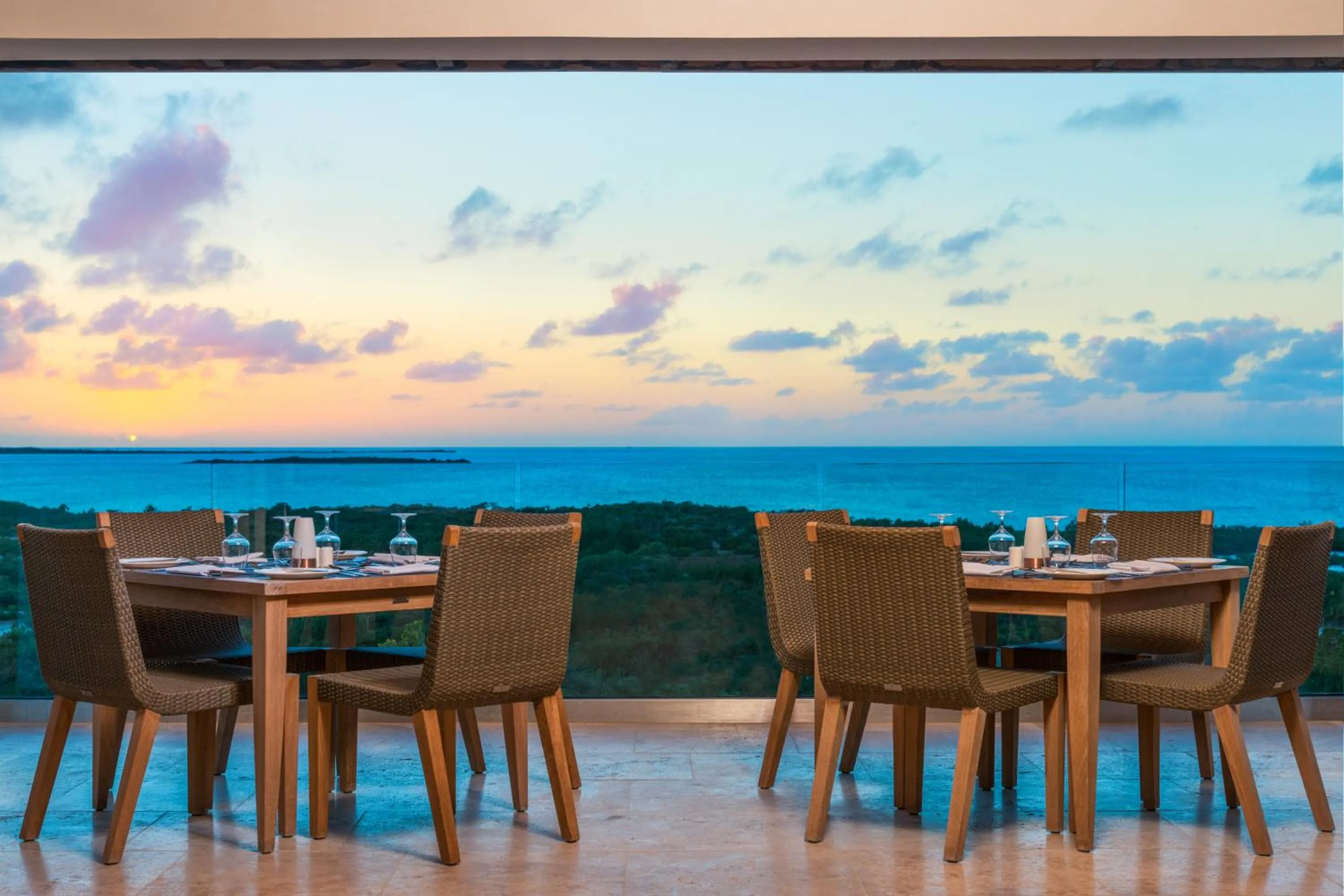 Restaurant/places to eat in Sailrock South Caicos, Small Luxury Hotels of the World