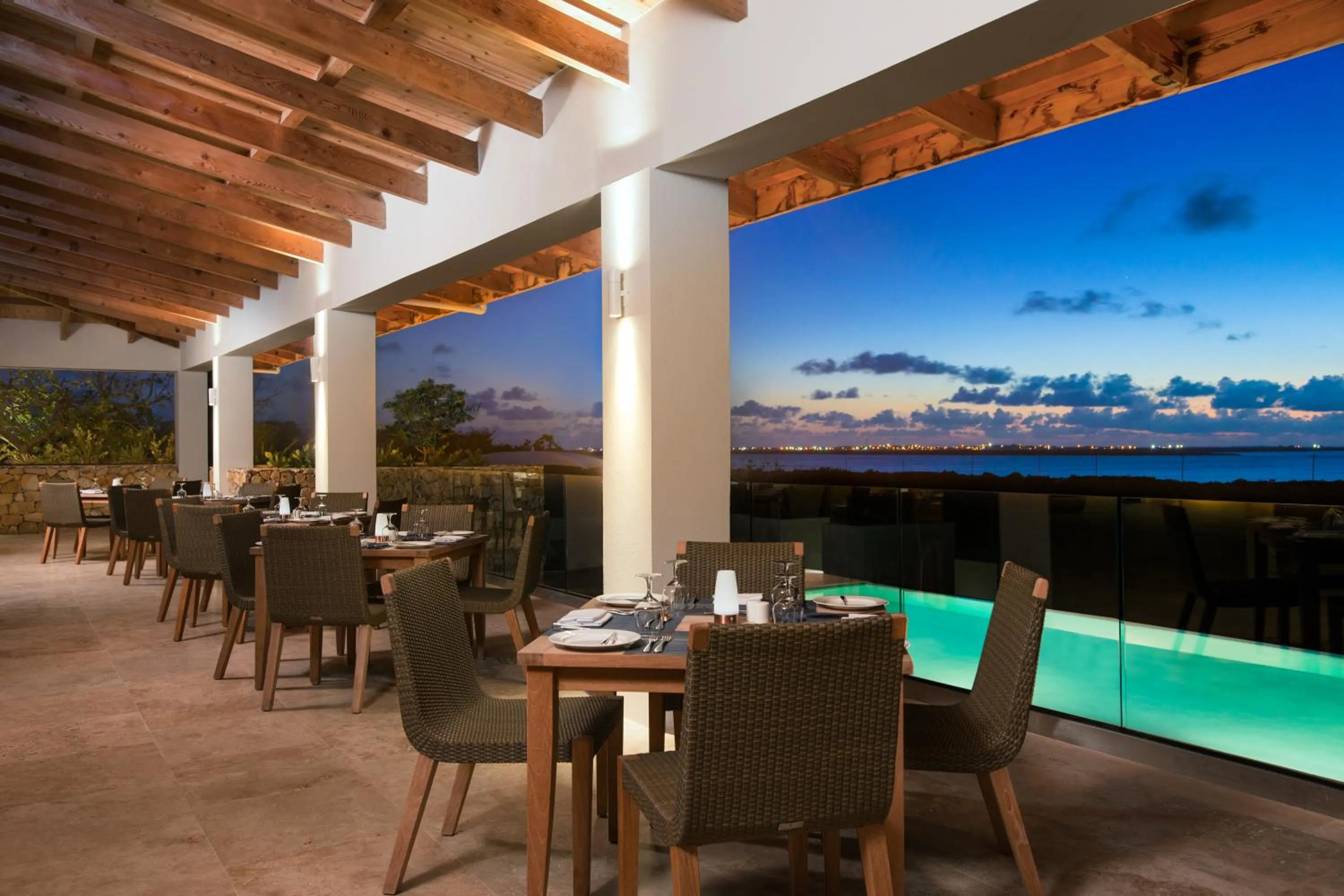 Restaurant/places to eat in Sailrock South Caicos, Small Luxury Hotels of the World