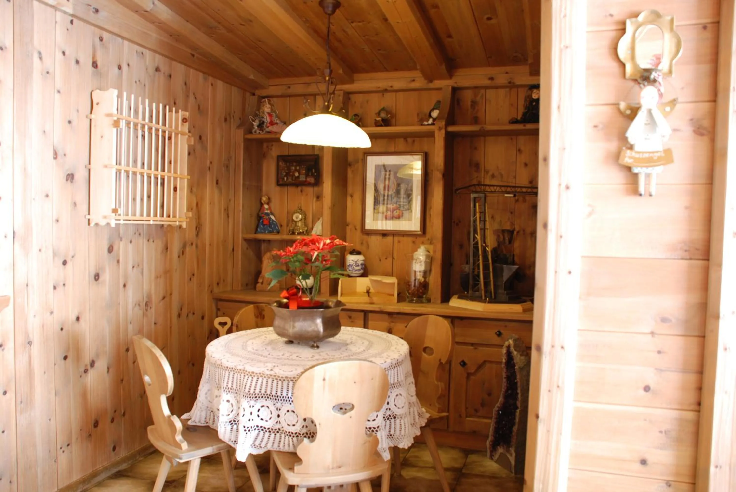 Communal lounge/ TV room in Garni Cristallo