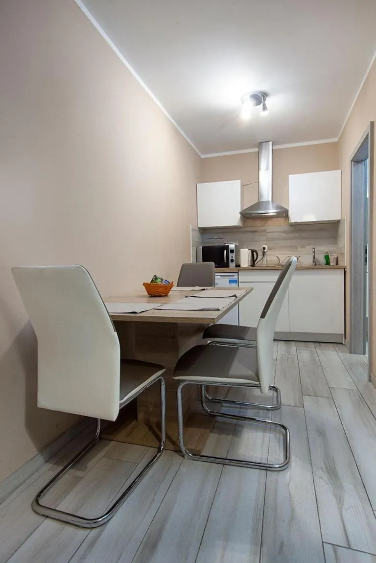 Rooms & Apartments Banjac