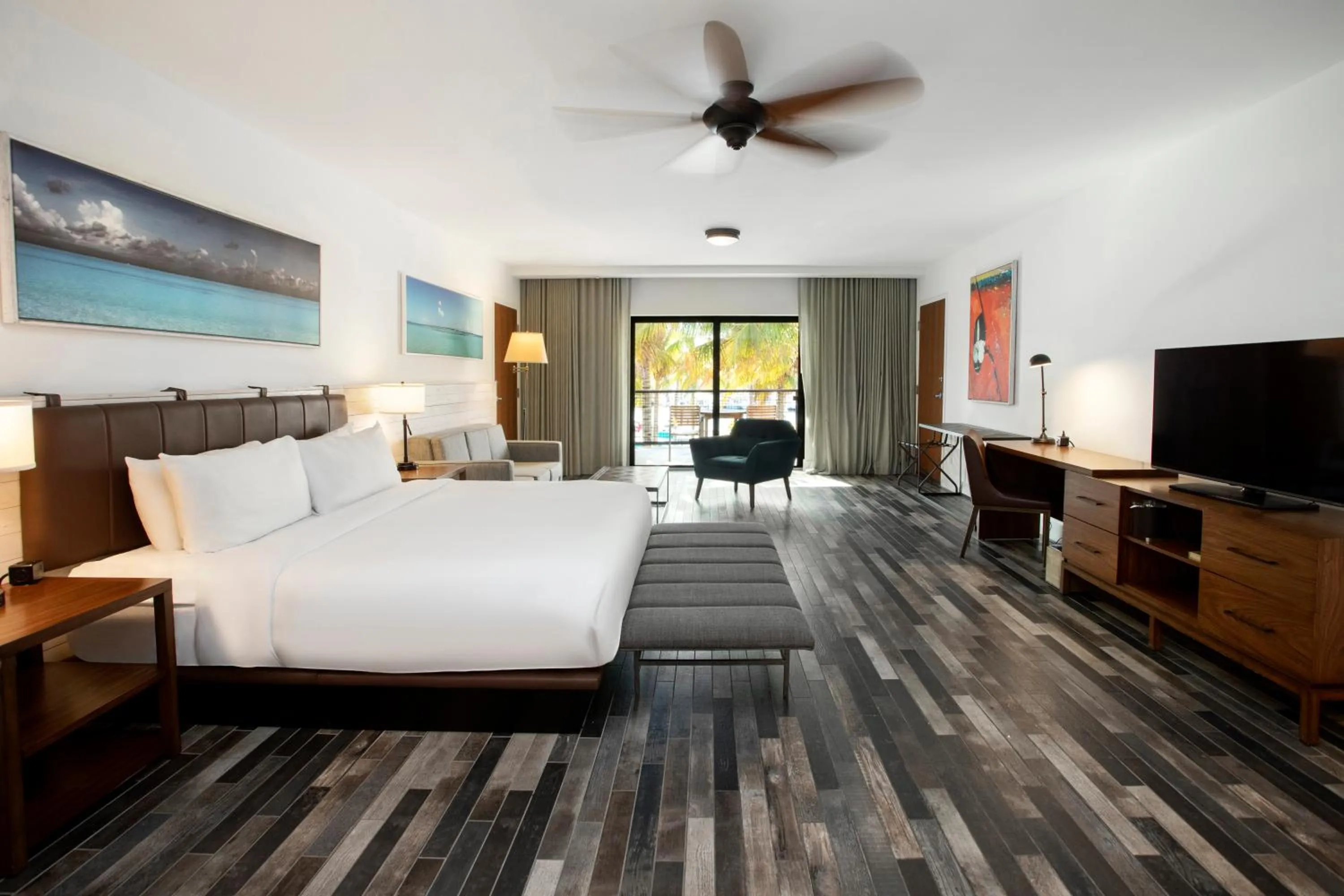 Bedroom, Bed in The Perry Hotel & Marina Key West