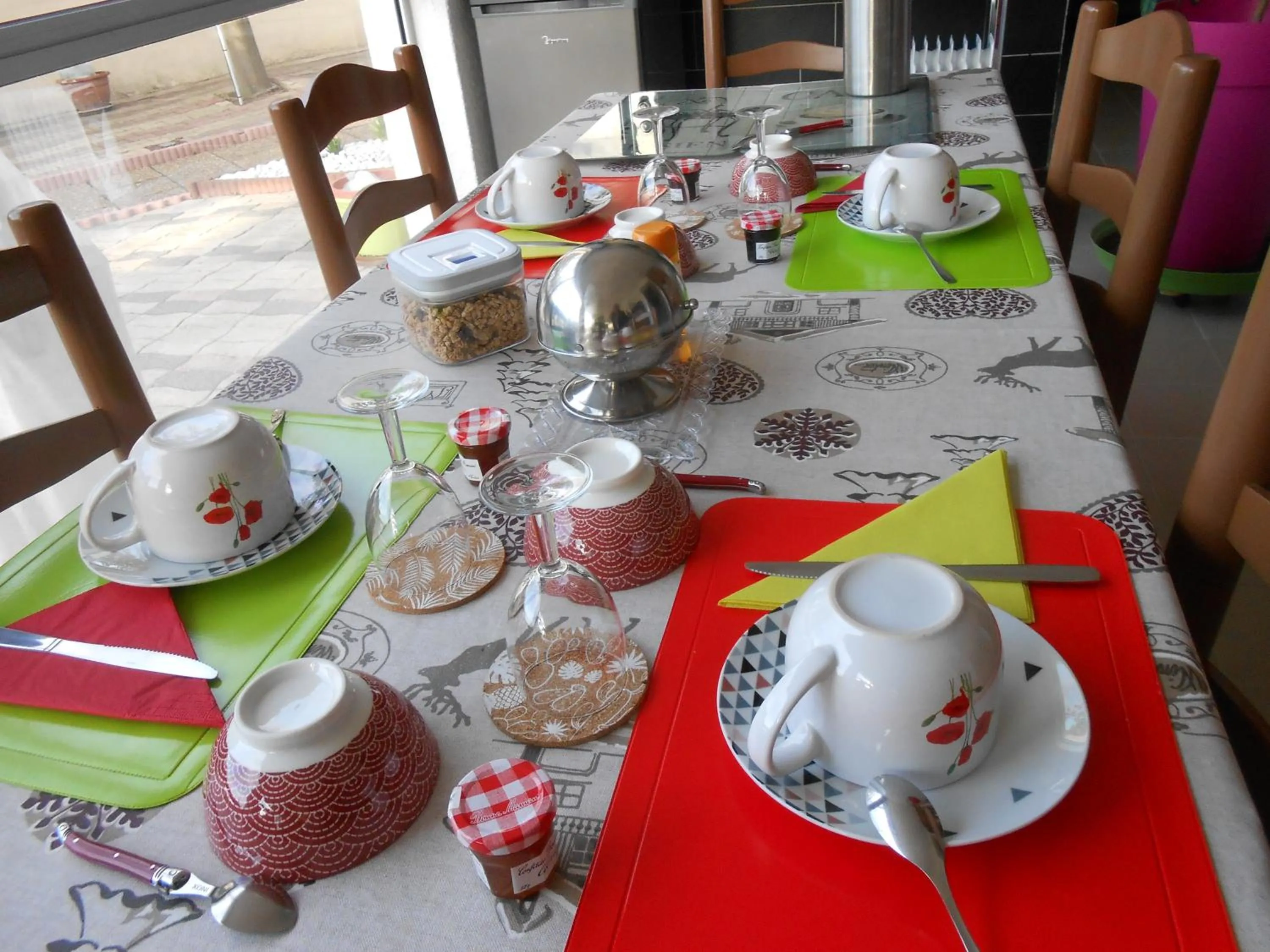 Dining area in Maison Monica Exeptionnel-Jardin paysage ZEN