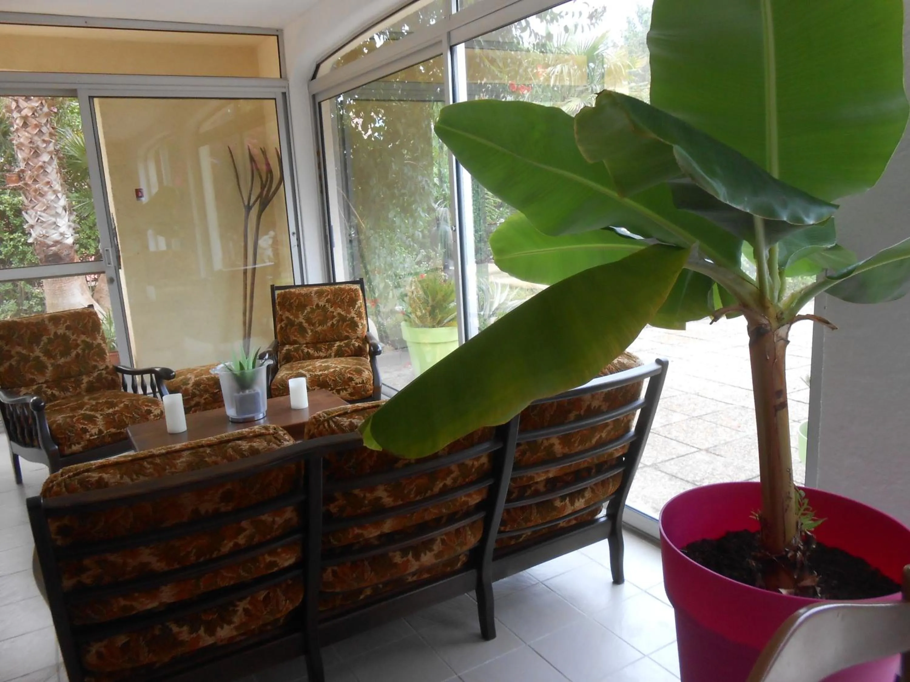 Property building in Maison Monica Exeptionnel-Jardin paysage ZEN