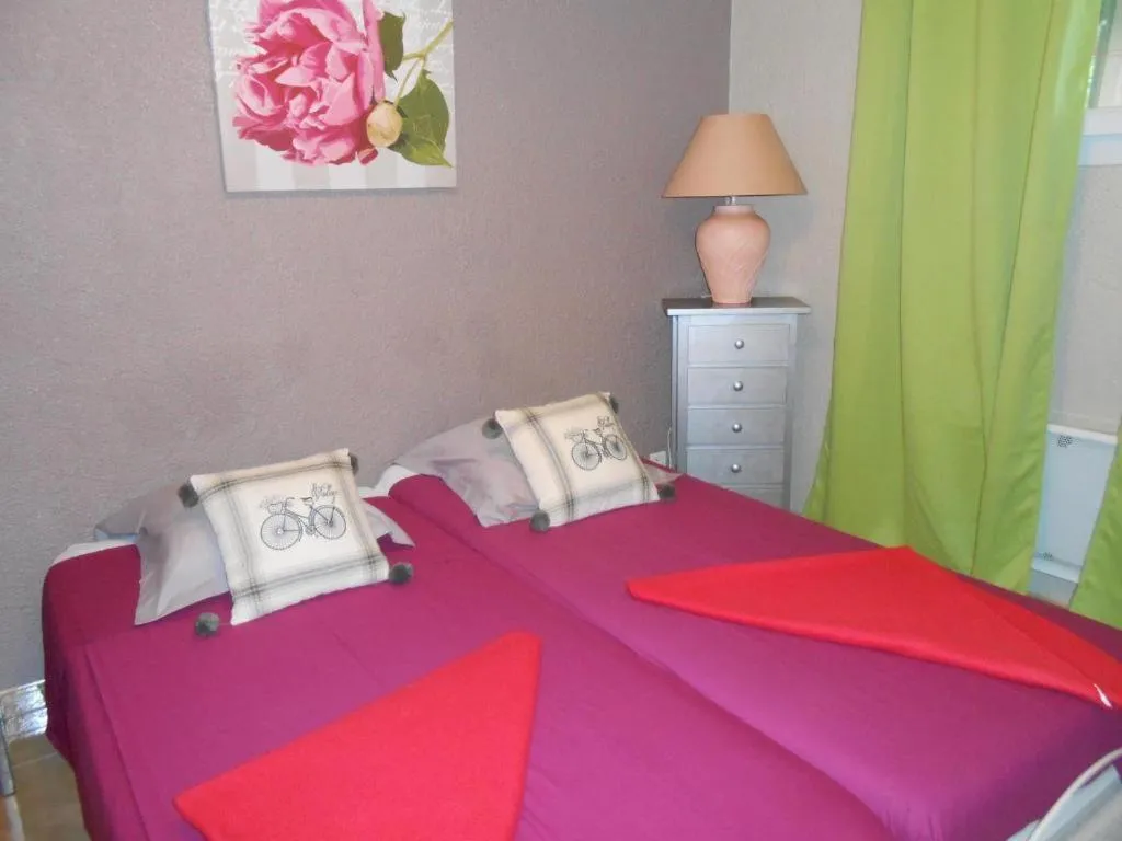 Property building, Bed in Maison Monica Exeptionnel-Jardin paysage ZEN