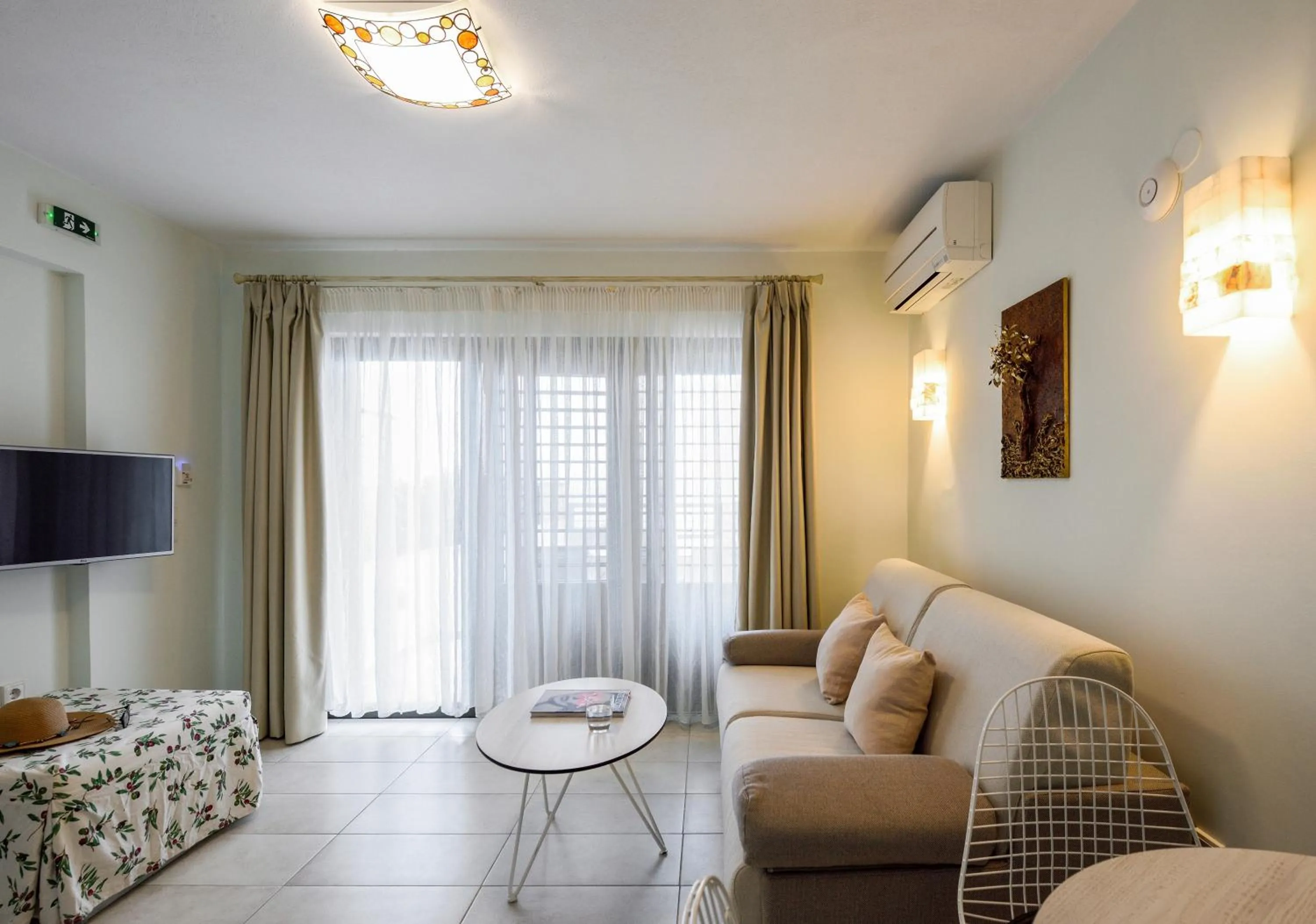 TV and multimedia in Elpiniki Luxury Apartments