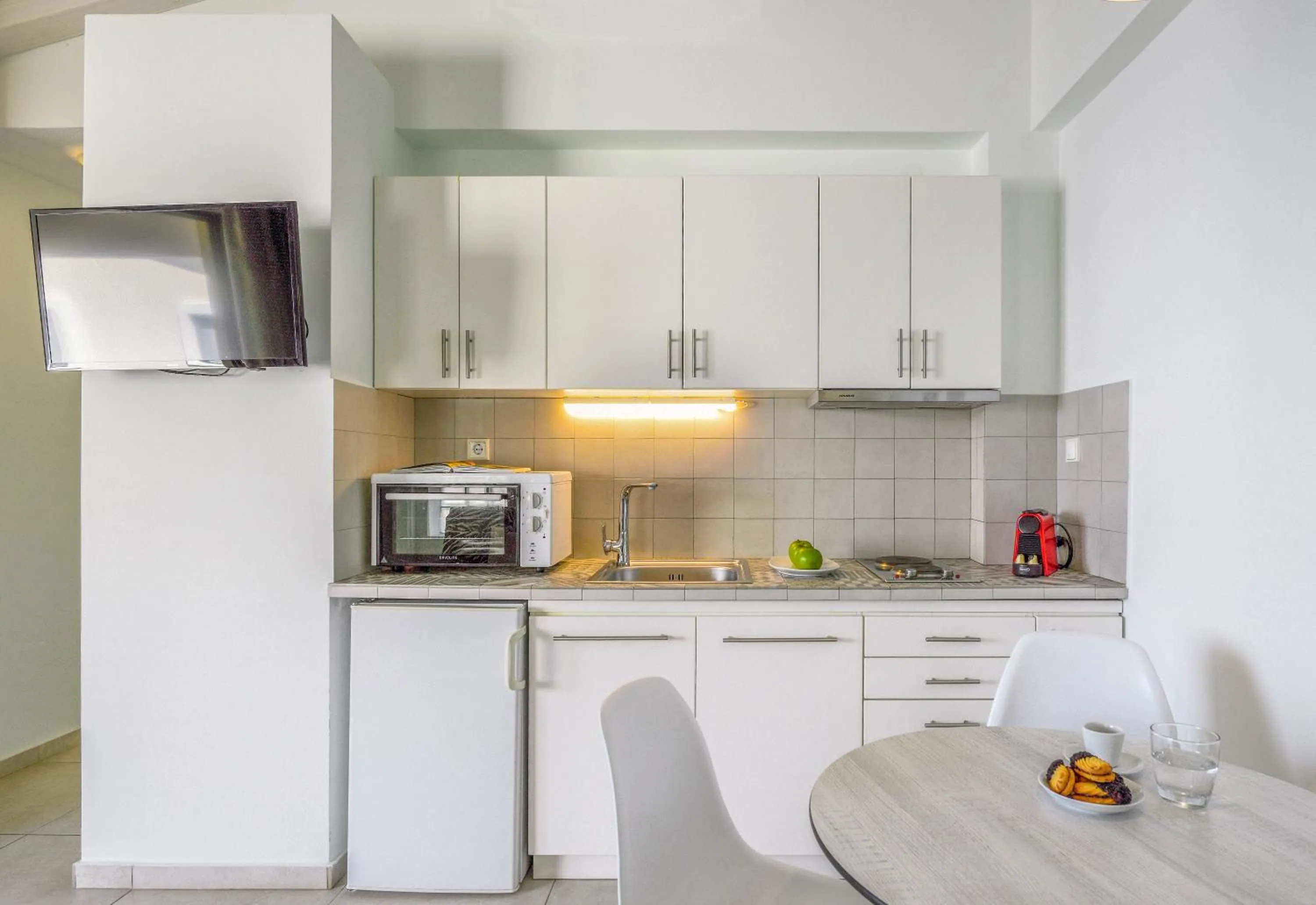 Coffee/tea facilities in Elpiniki Luxury Apartments