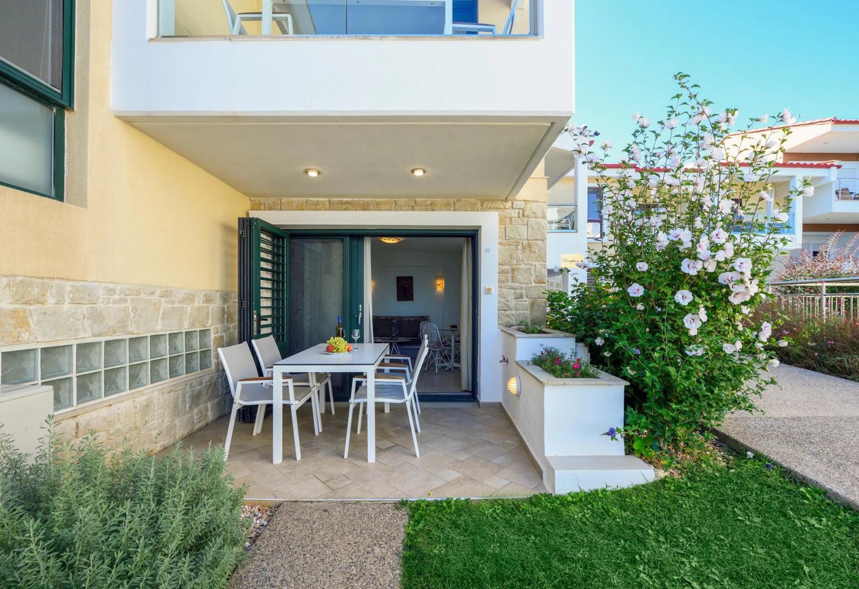 Patio in Elpiniki Luxury Apartments