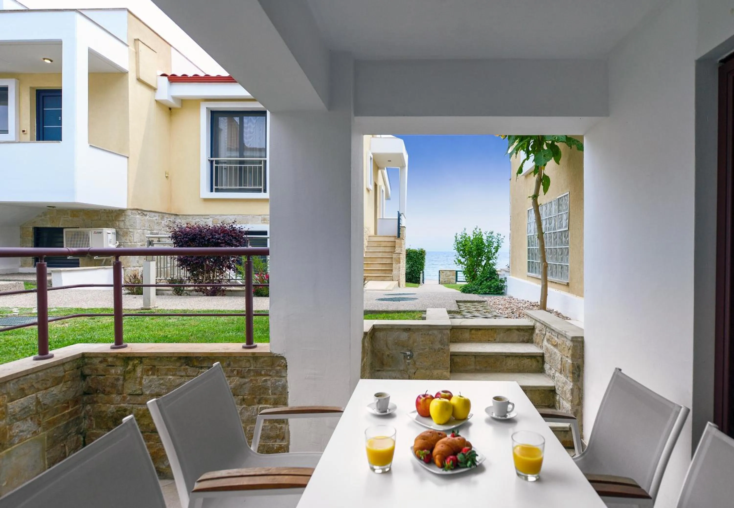 Patio in Elpiniki Luxury Apartments