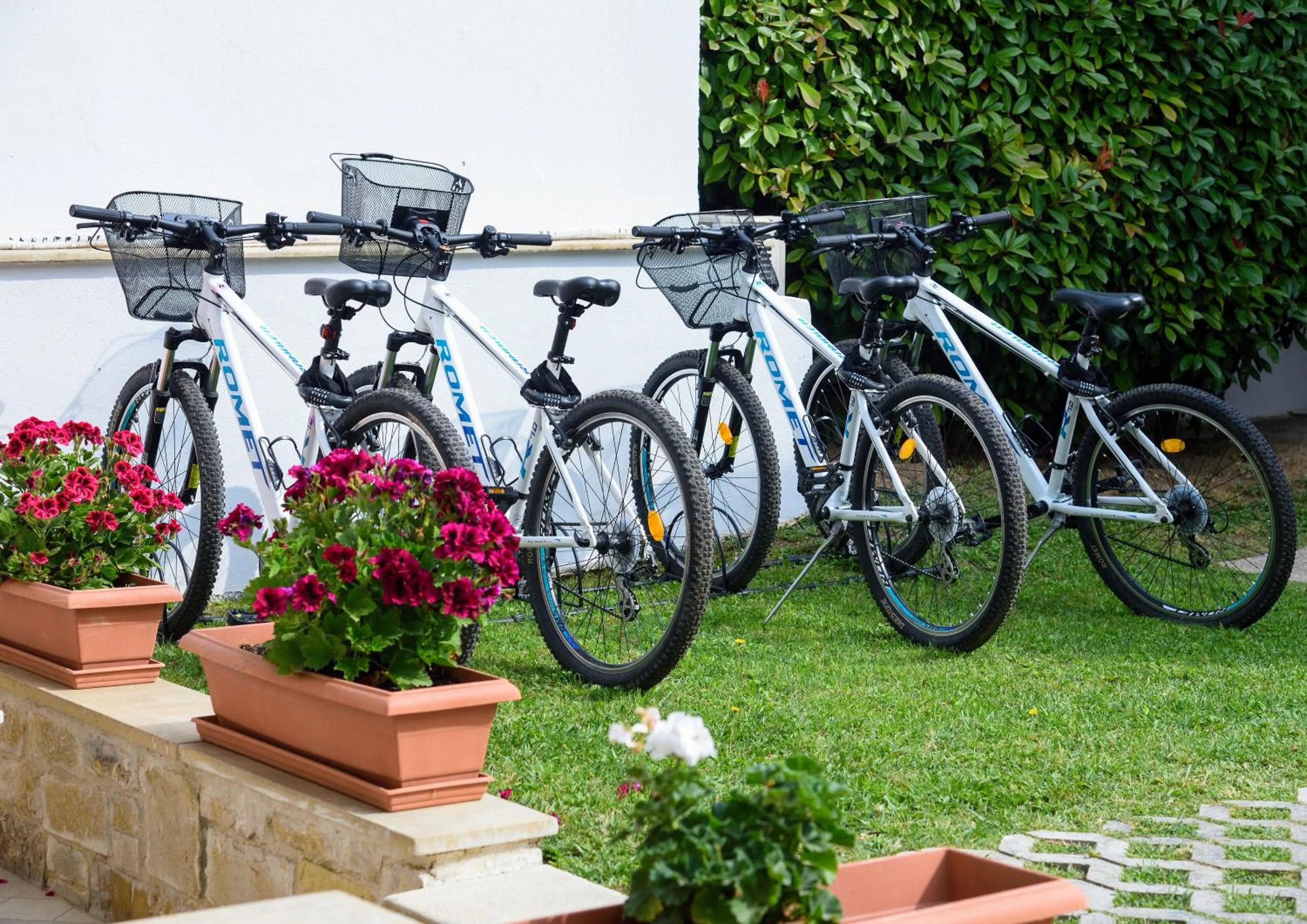 Day in Elpiniki Luxury Apartments