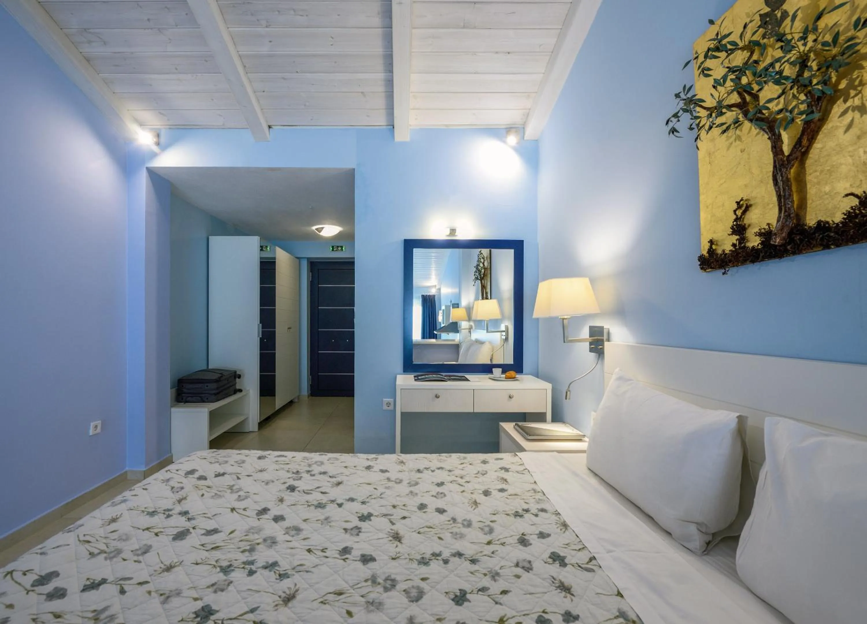 Bed in Elpiniki Luxury Apartments