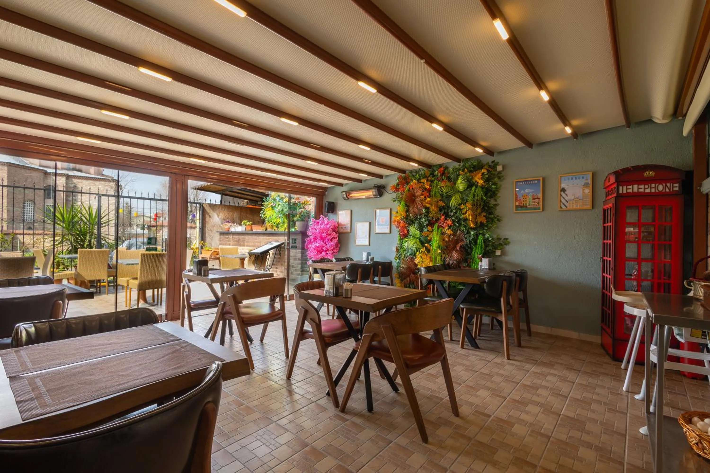 Restaurant/places to eat in Sultanahmet inn Hotel