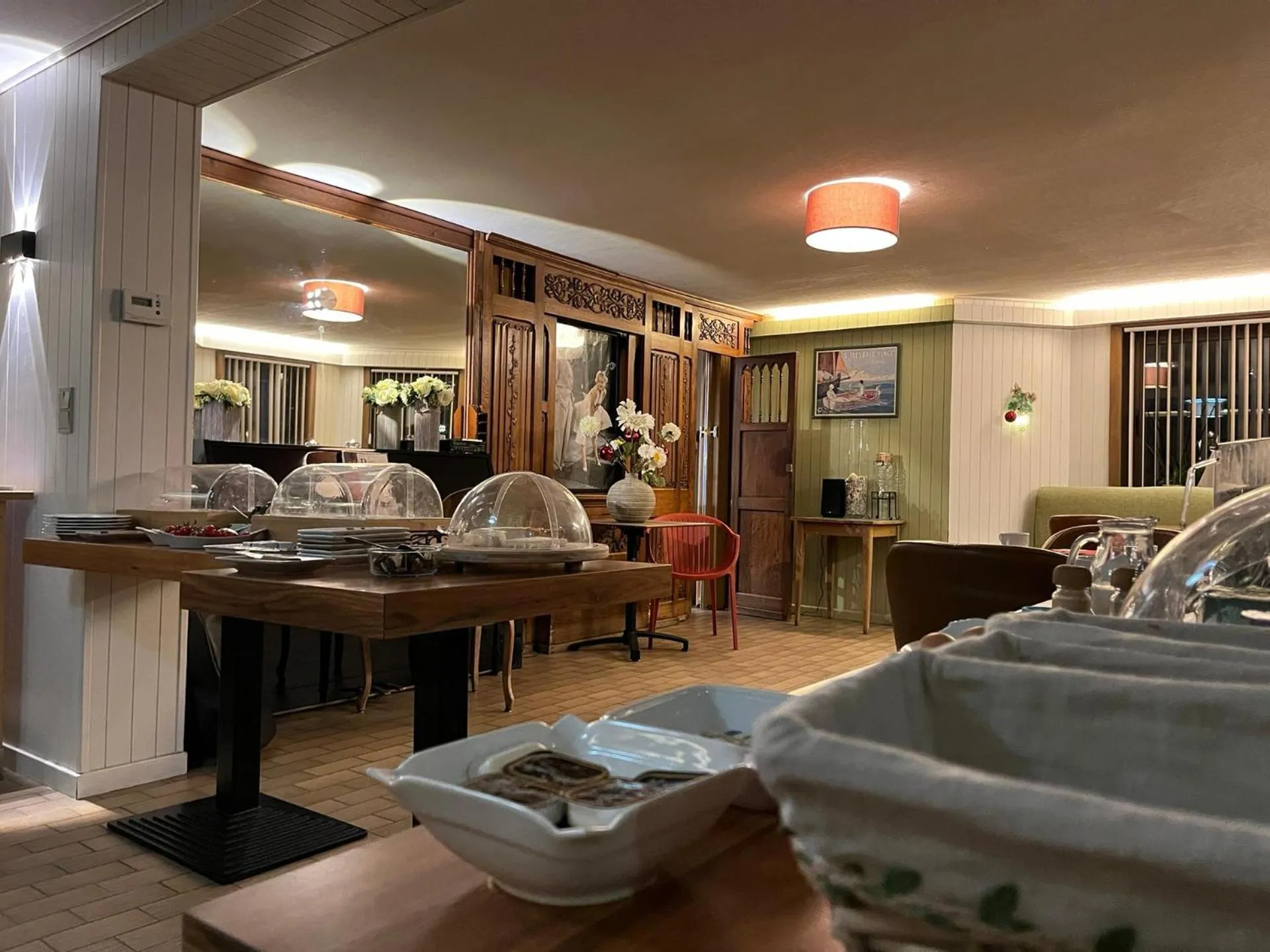 Property building in Hotel Montana