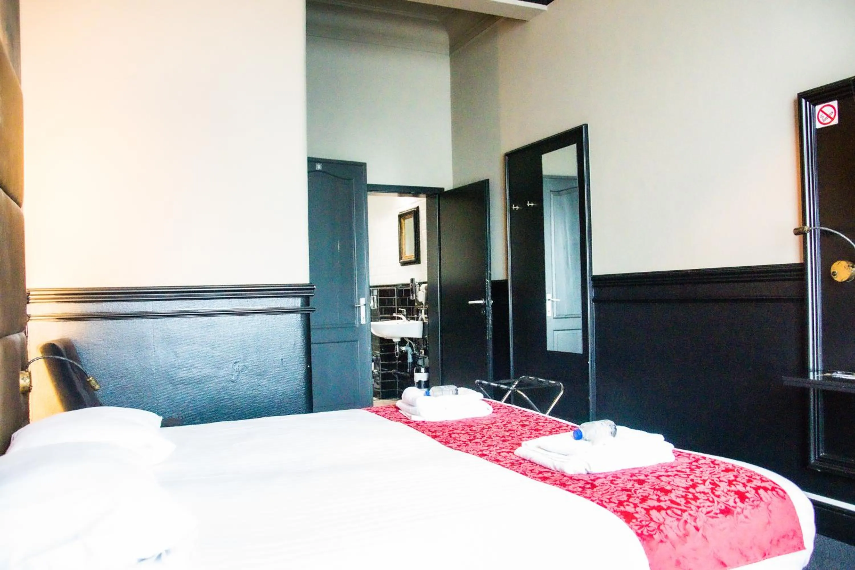 Bed in Hotel Industrie