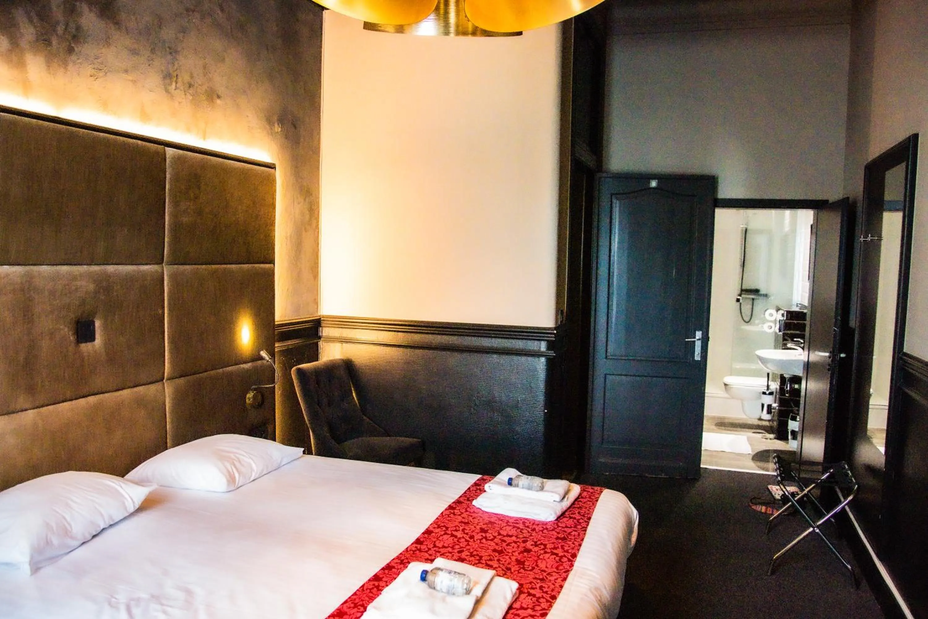 Bed in Hotel Industrie