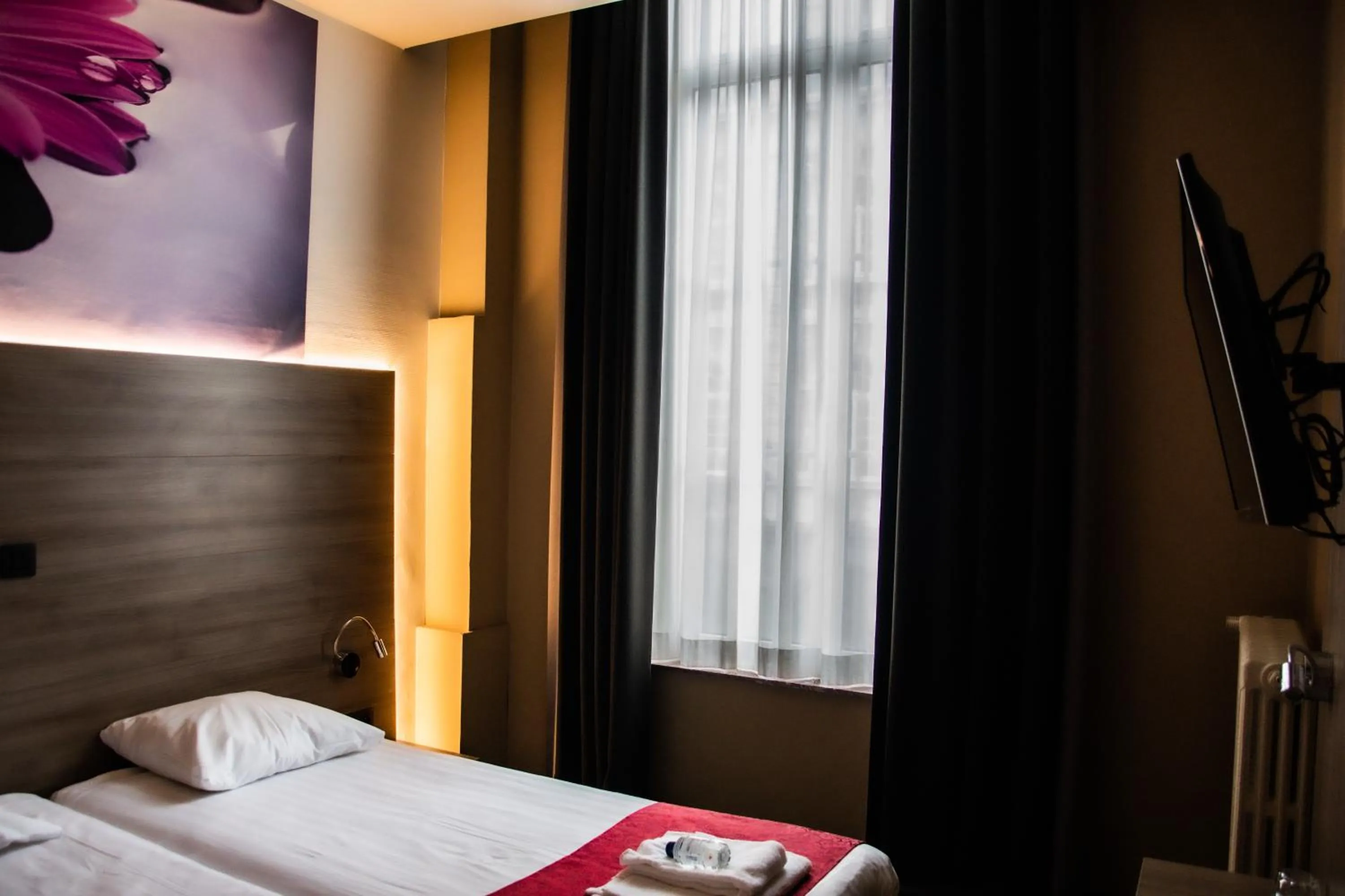 Bedroom, Bed in Hotel Industrie