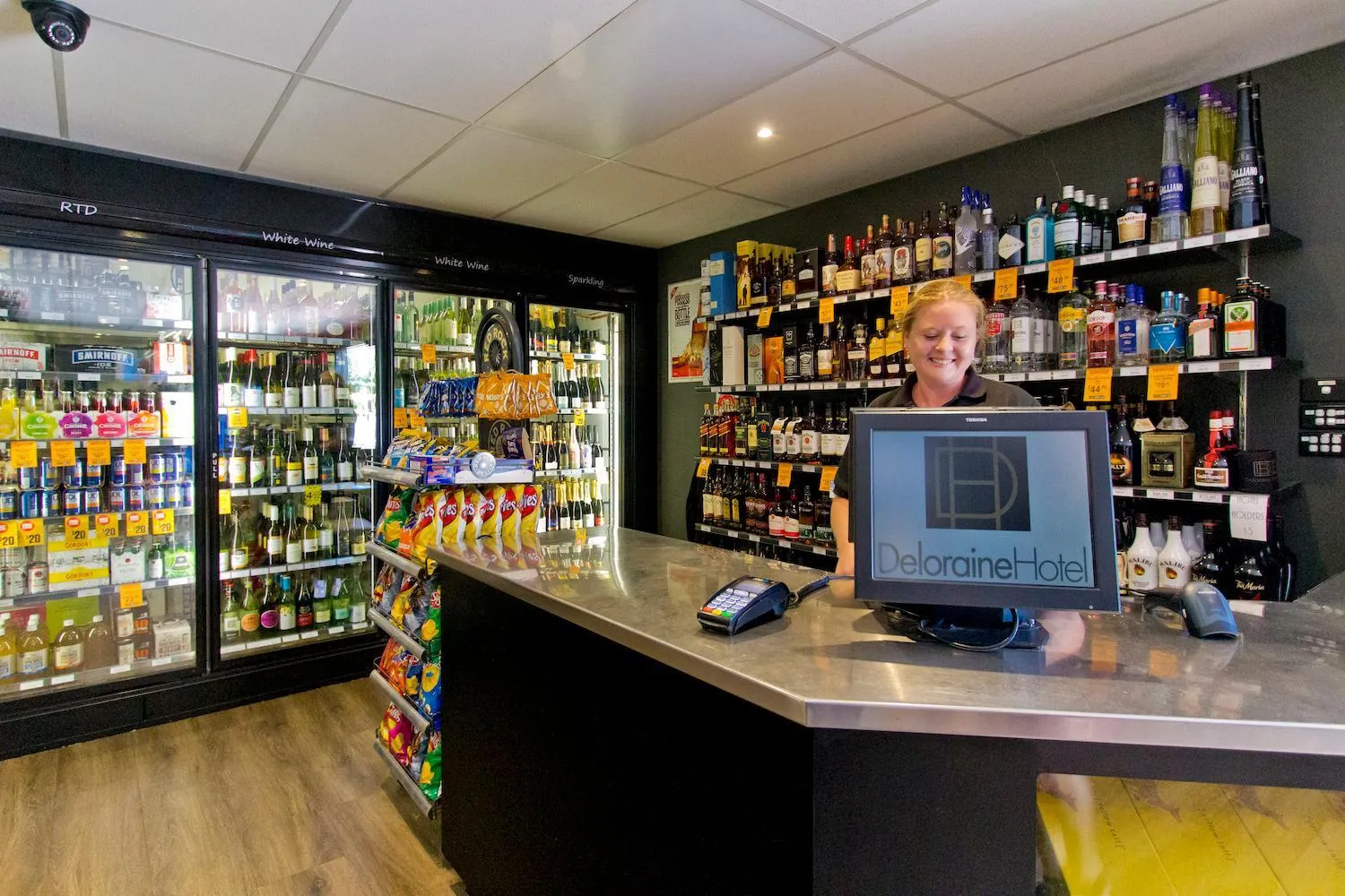 On-site shops in Deloraine Hotel