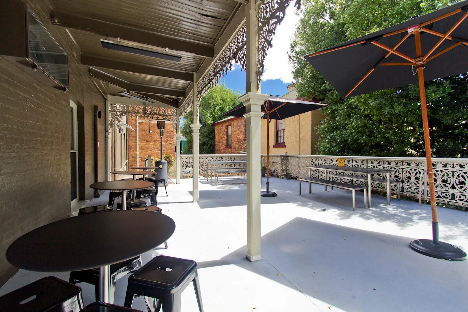 Balcony/Terrace in Deloraine Hotel