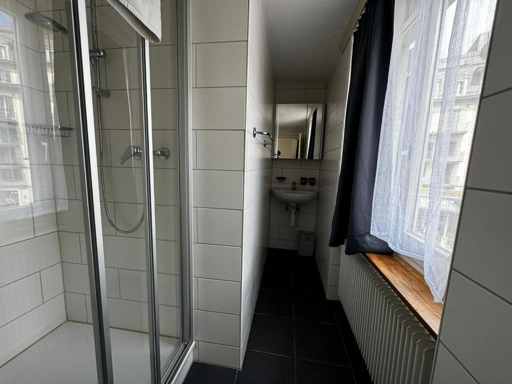 Standard Twin Room with Shared Bathroom in Swiss Holidays-City Apartments Interlaken