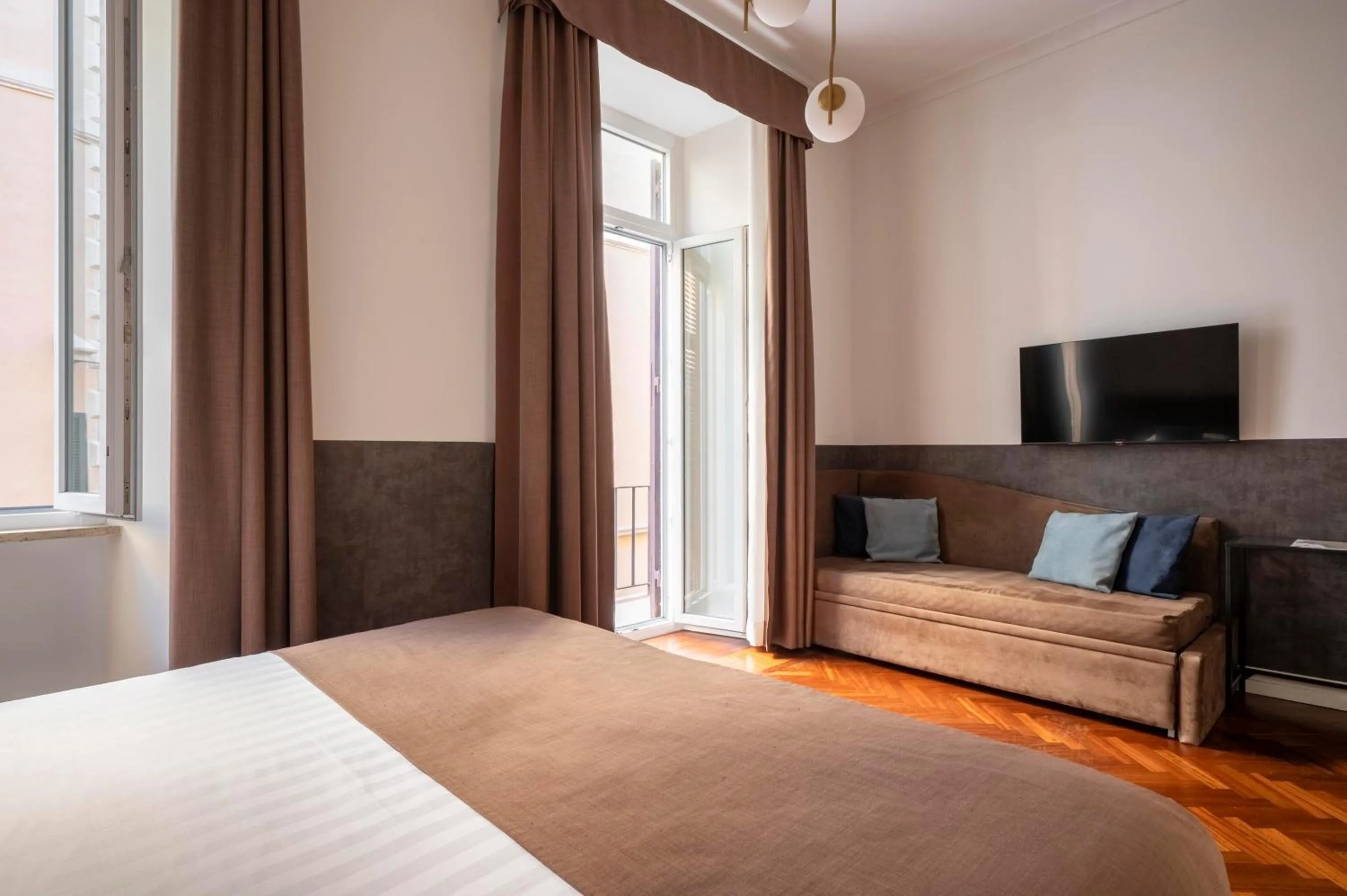 Bed in Vittoriano Suite