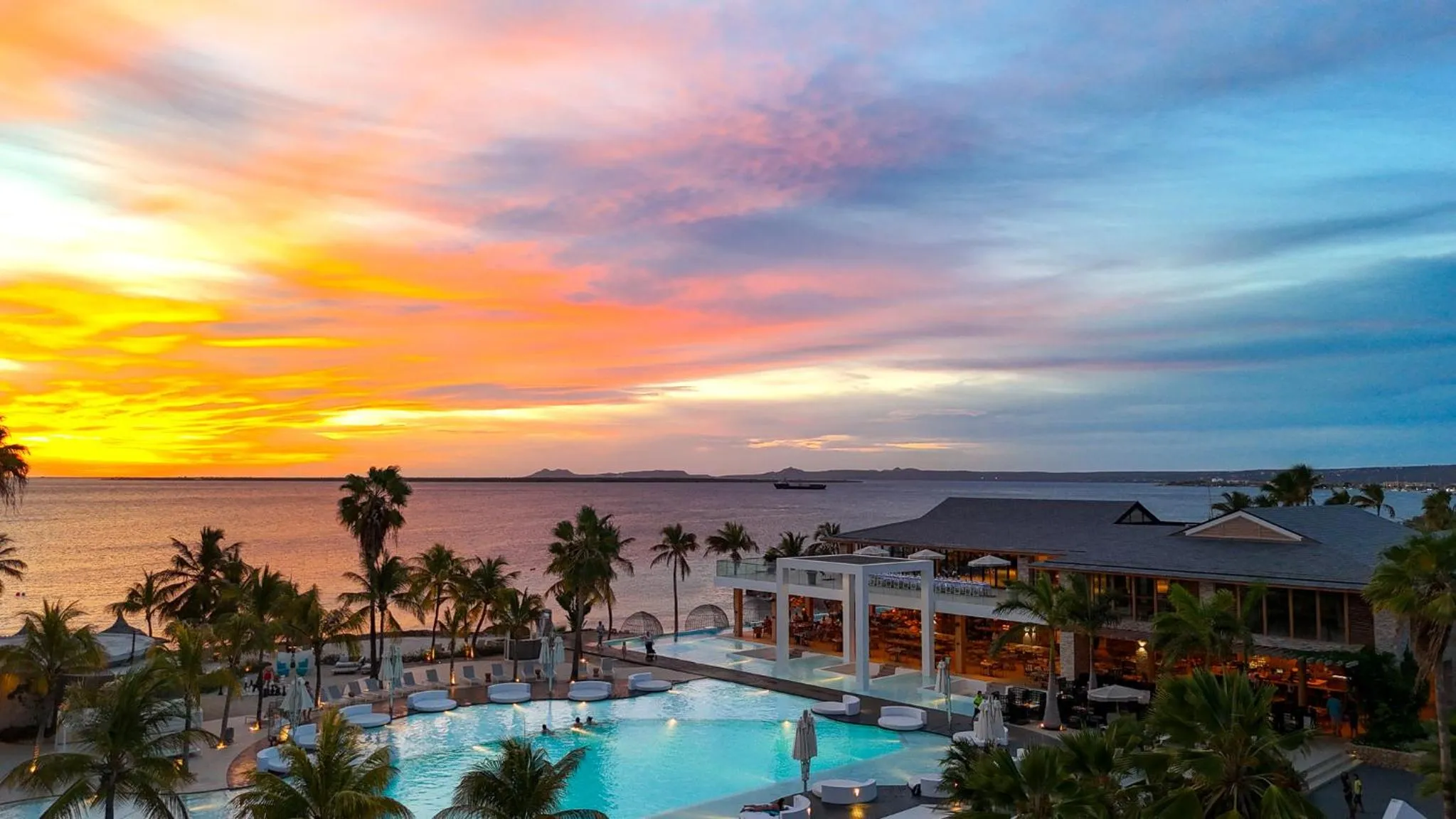 Sunset in Van der Valk Plaza Beach & Dive Resort Bonaire - ALL INCLUSIVE