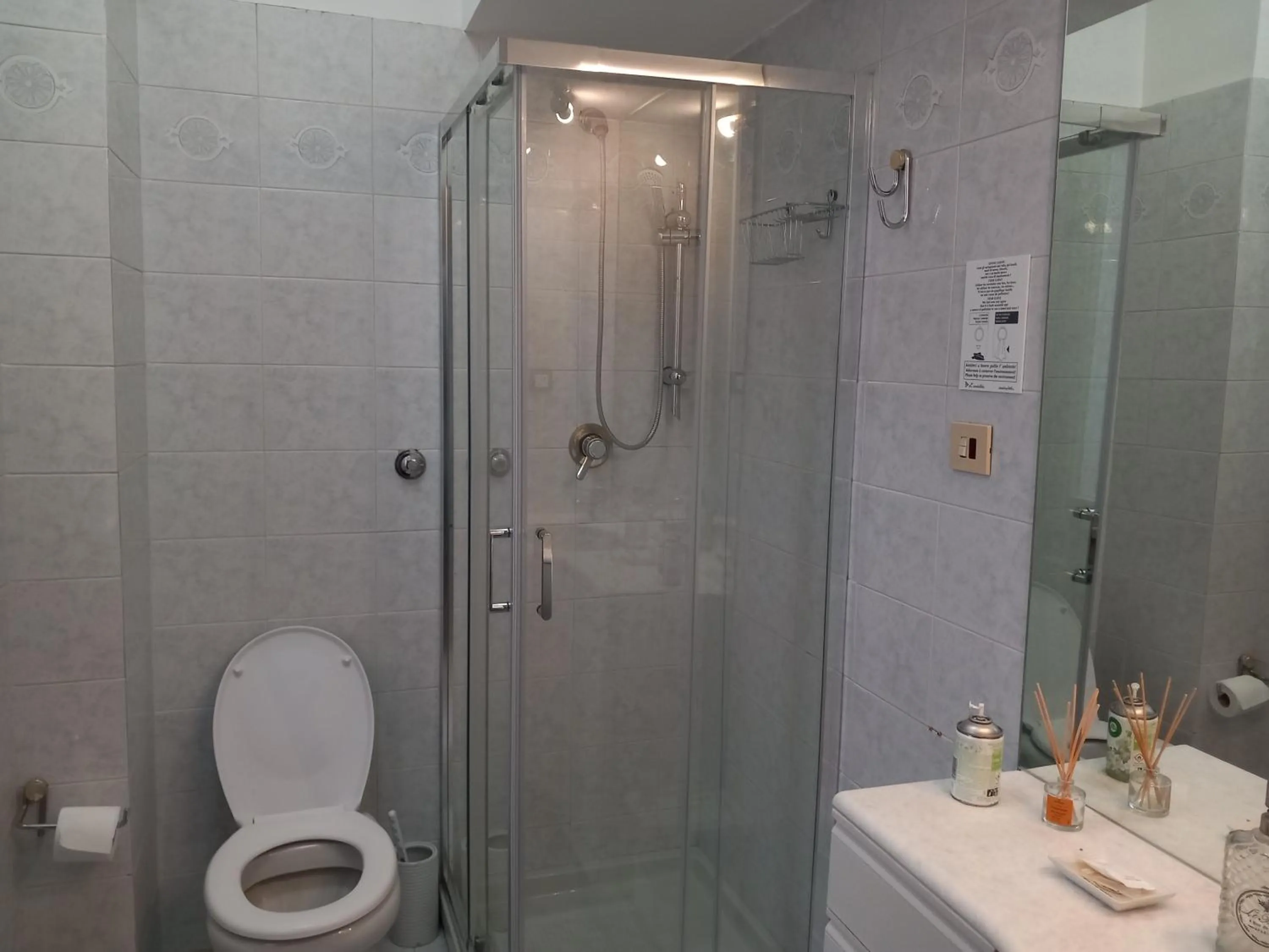 Shower in My Sweet Rooms