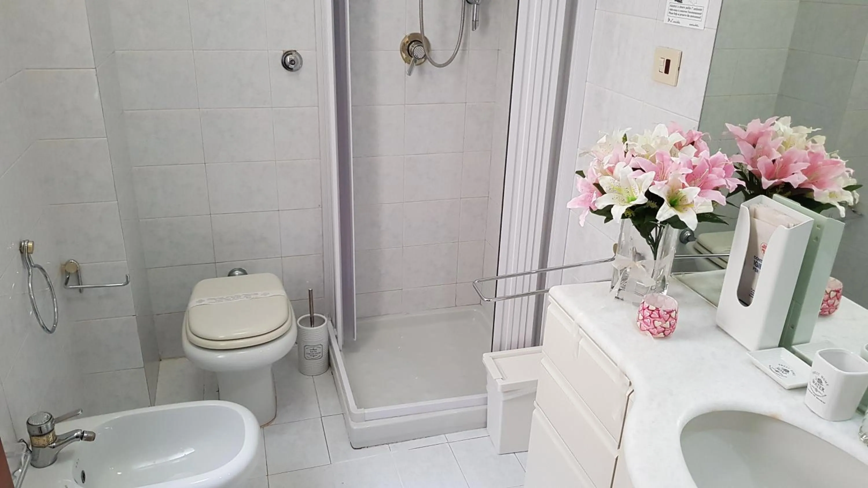 Shower in My Sweet Rooms