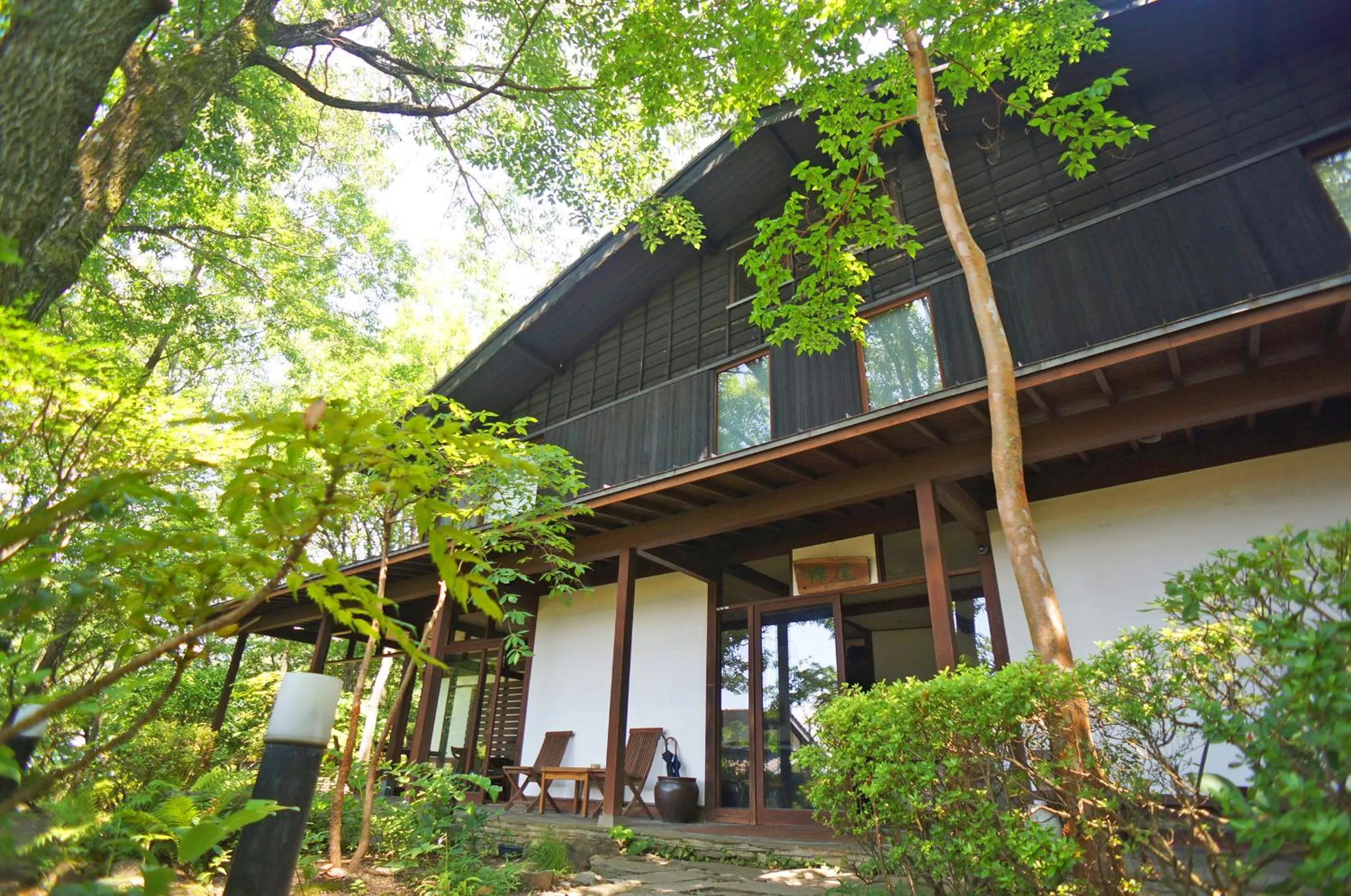 Facade/entrance in Yufuin Onsen Auberge Kunugiya