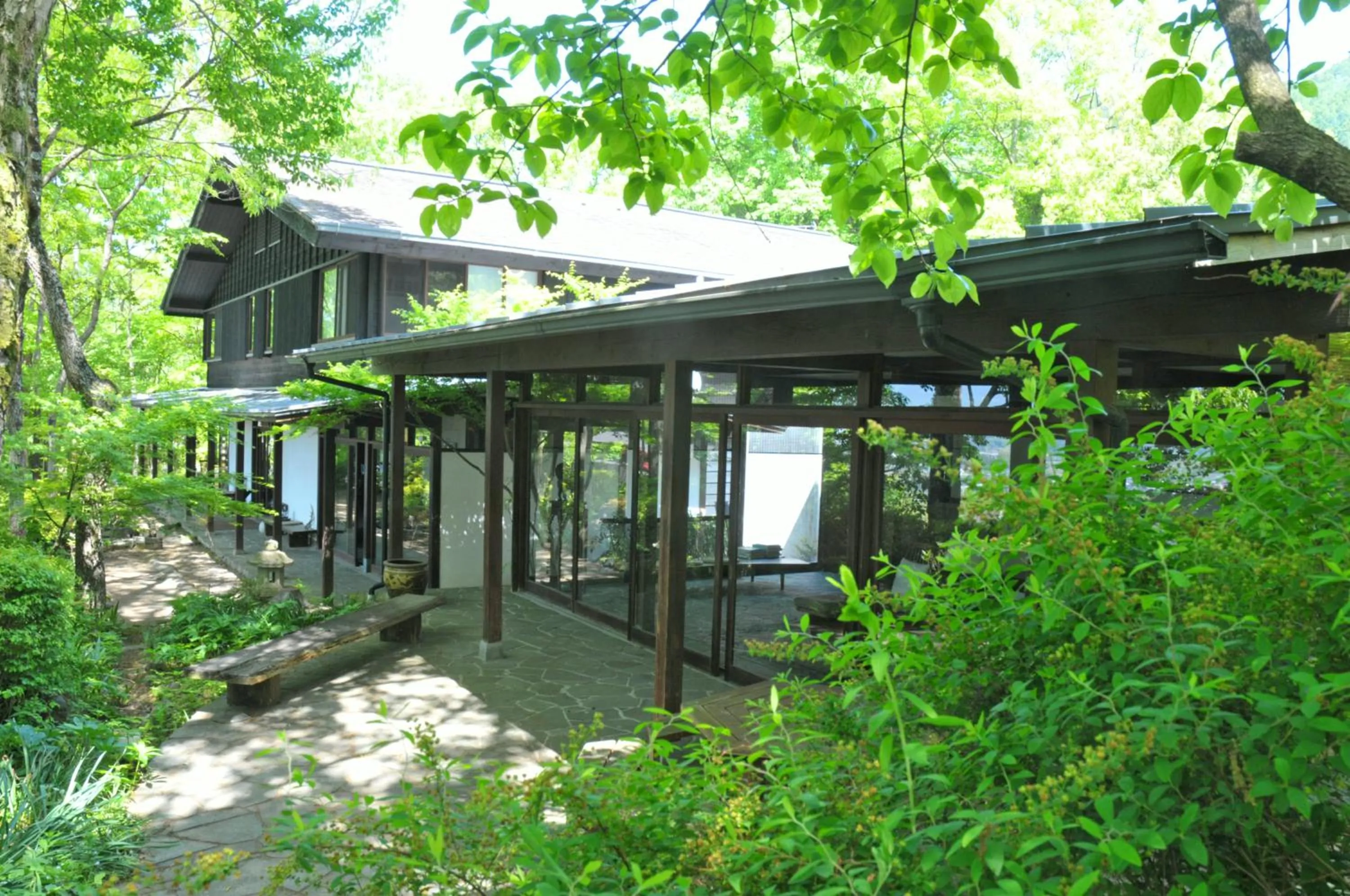 Facade/entrance in Yufuin Onsen Auberge Kunugiya