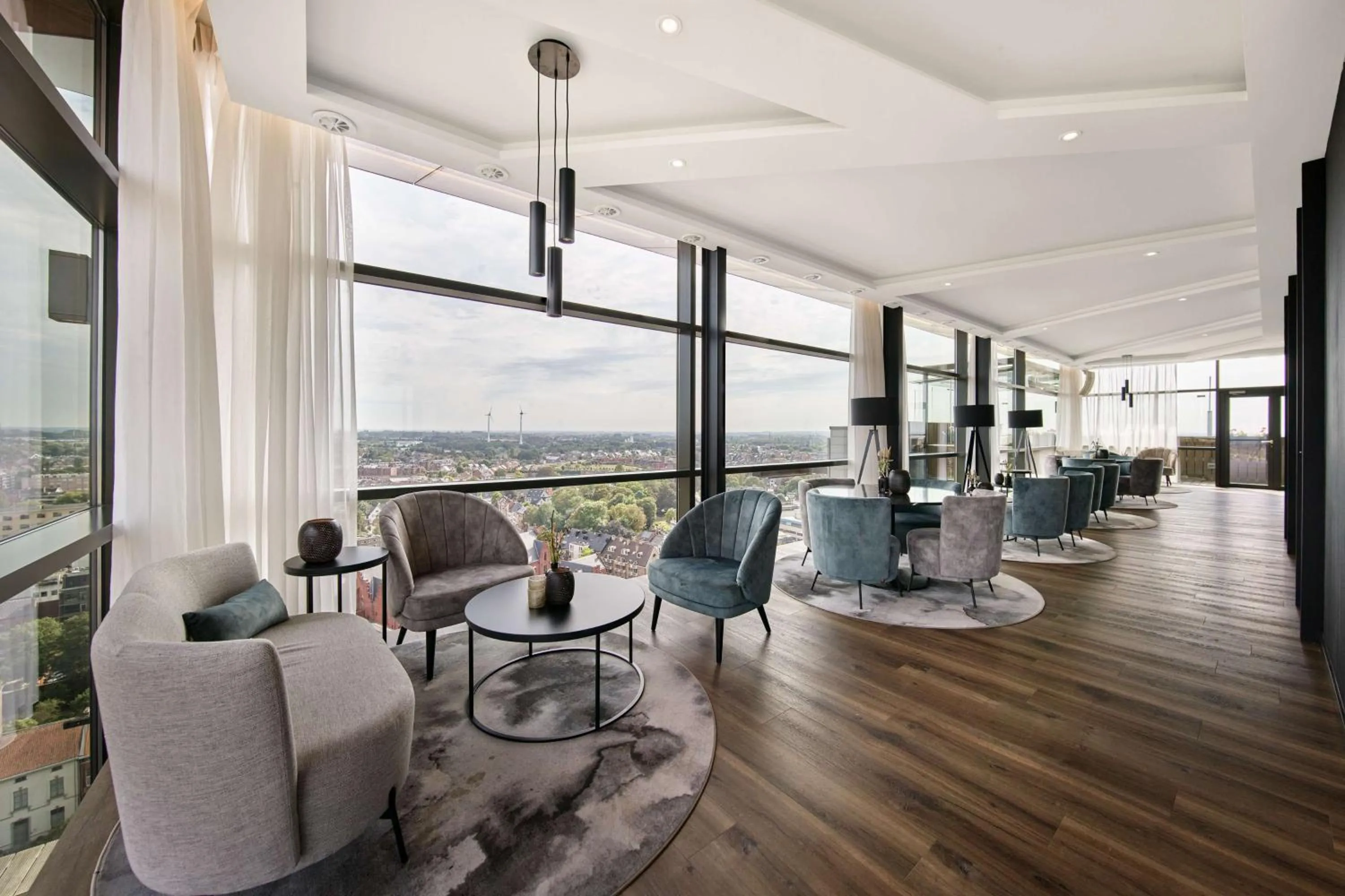 Lounge or bar in Radisson Blu Hotel, Hasselt