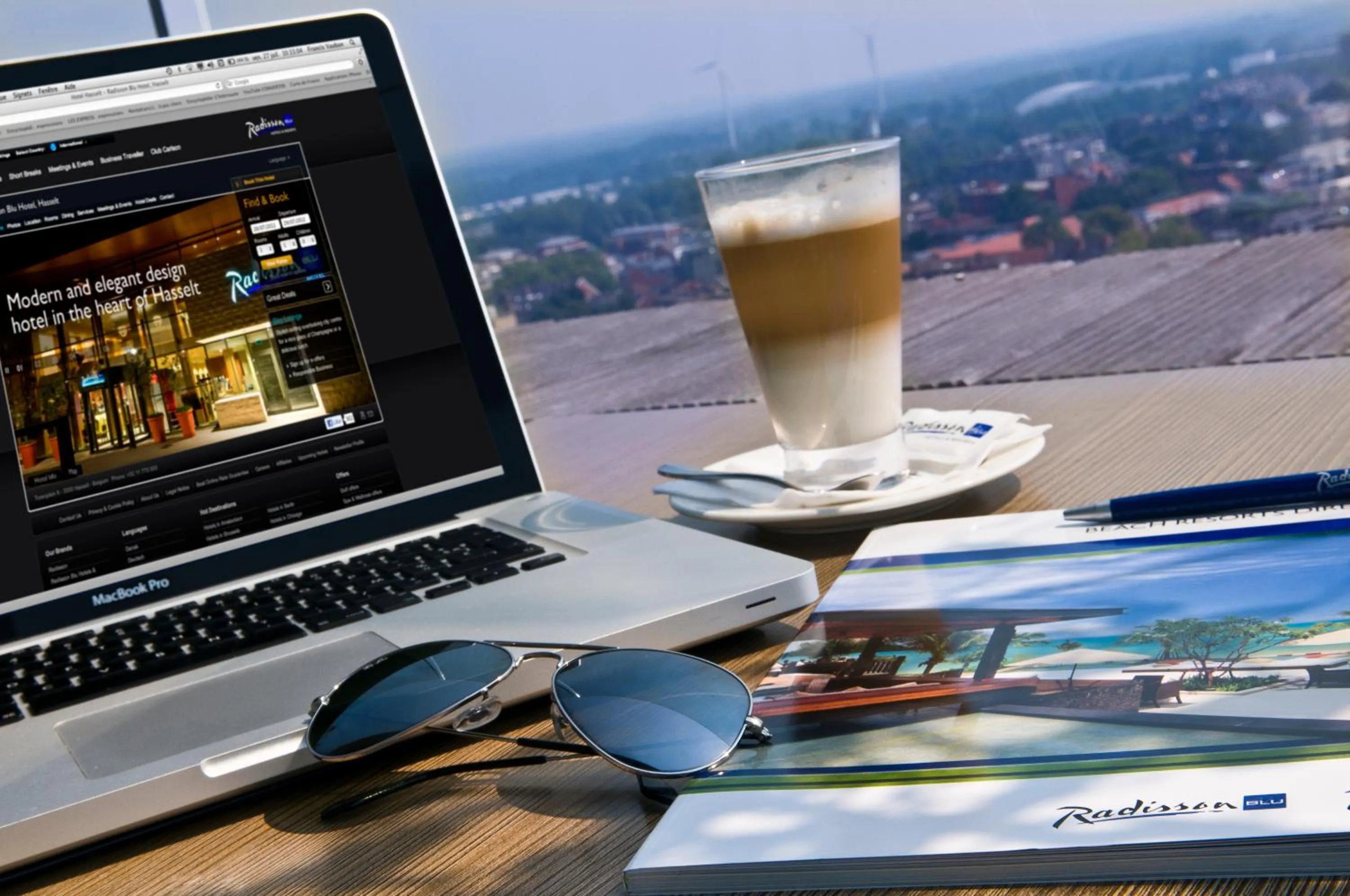 Lounge or bar in Radisson Blu Hotel, Hasselt