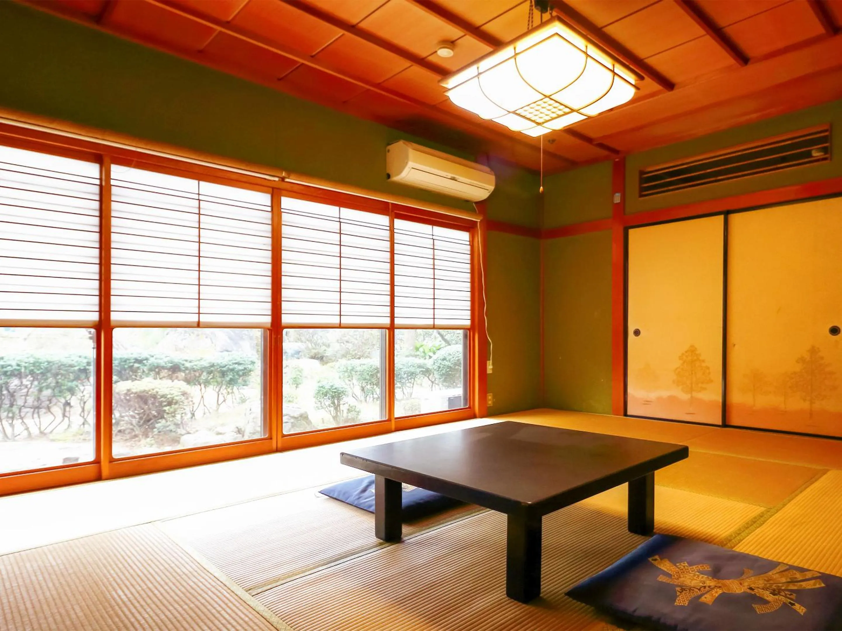Photo of the whole room in Ryokan Karasawa