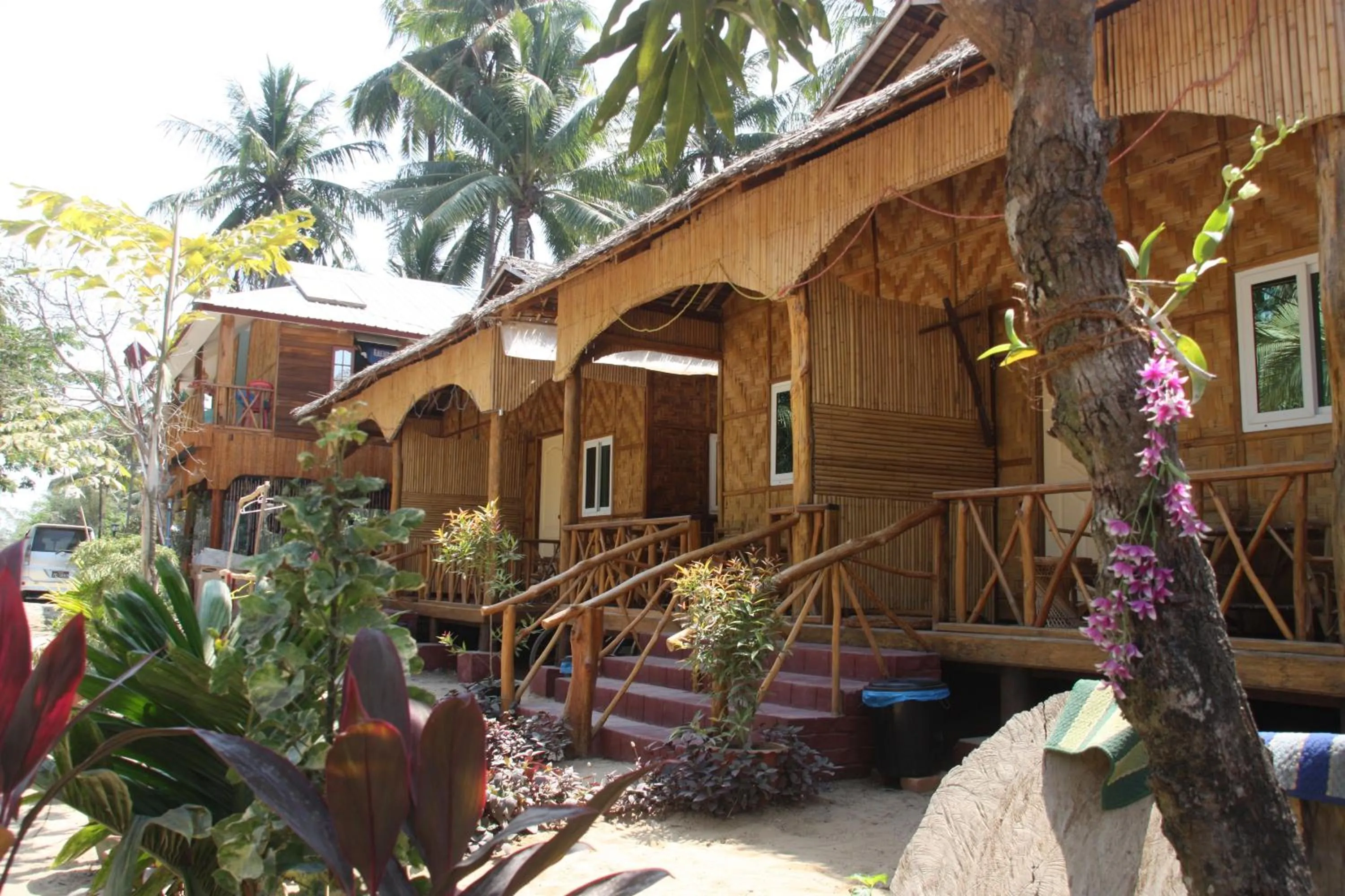 Balcony/Terrace in Soe Ko Ko Beach House & Restaurant