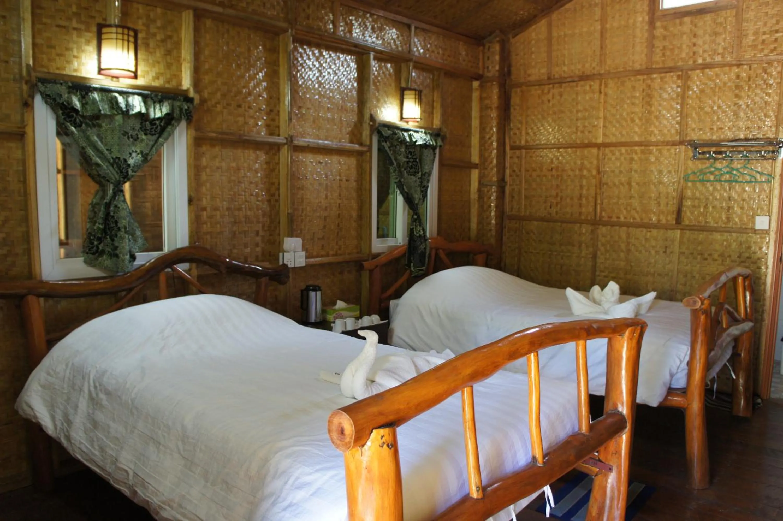 Bedroom, Bed in Soe Ko Ko Beach House & Restaurant