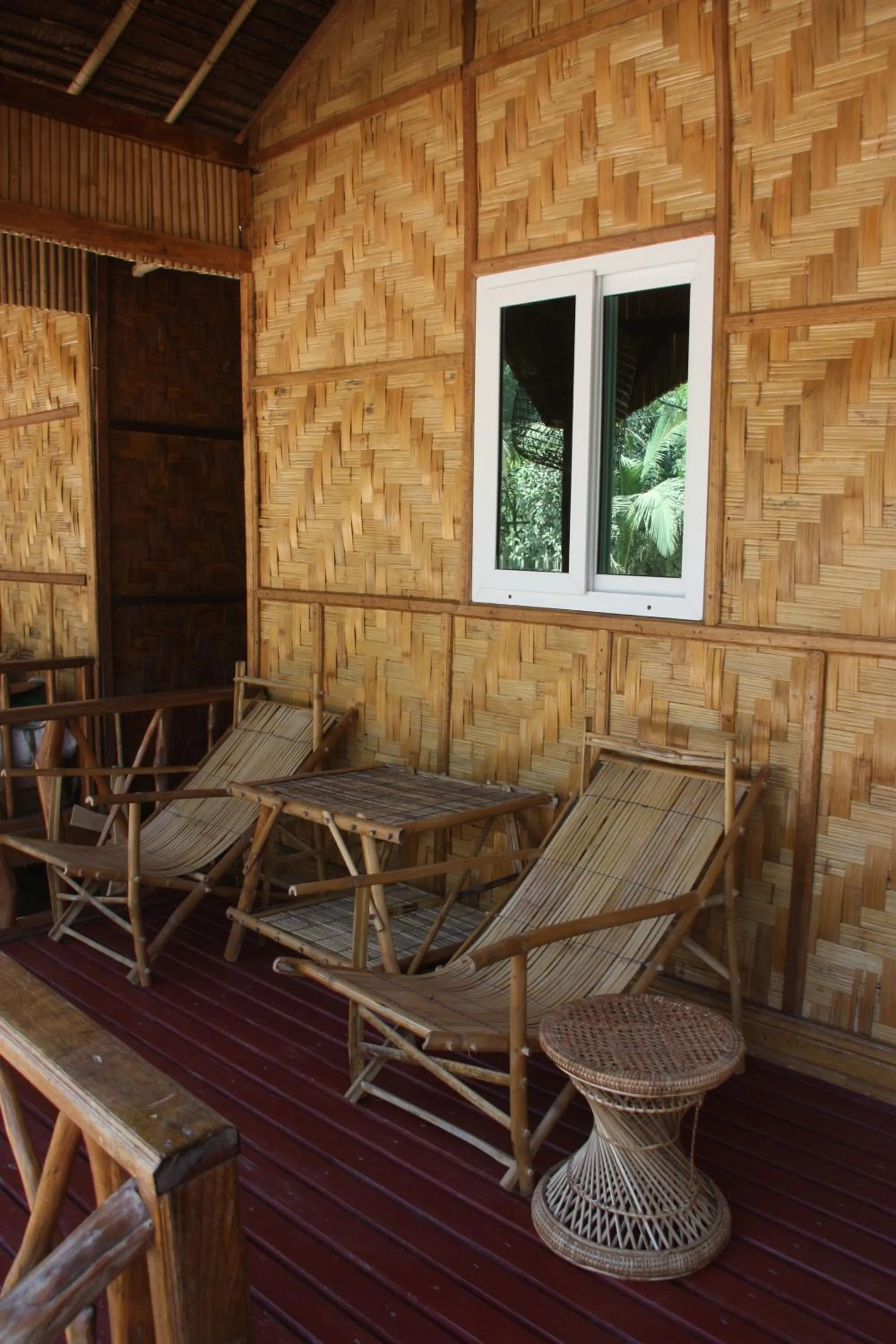 Balcony/Terrace in Soe Ko Ko Beach House & Restaurant