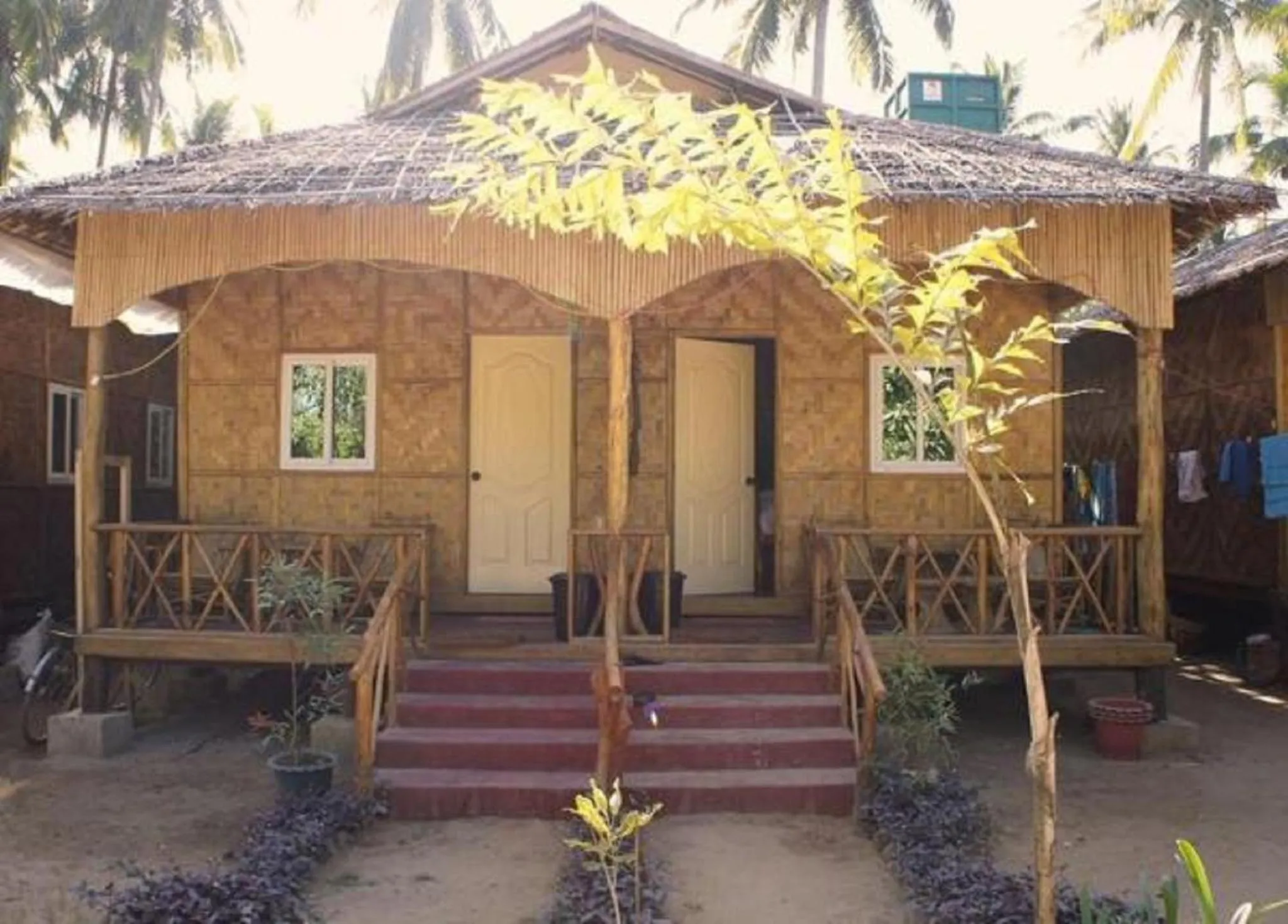 Balcony/Terrace in Soe Ko Ko Beach House & Restaurant