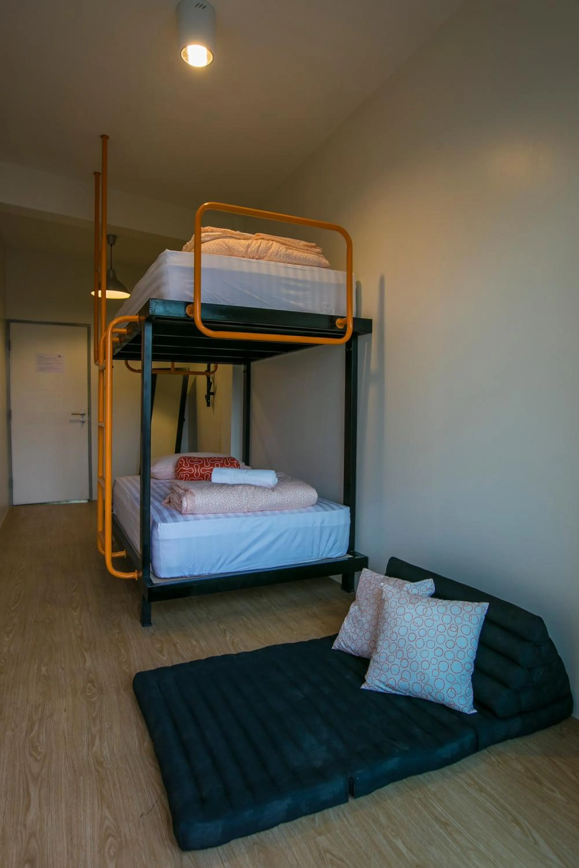 Photo of the whole room, Bed in Chedi View Hostel
