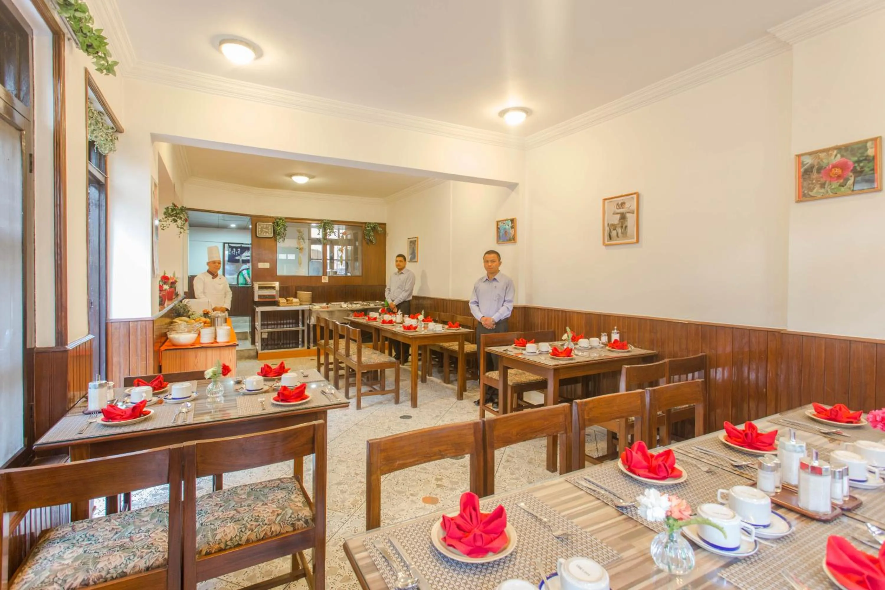 Restaurant/places to eat in Fuji Hotel