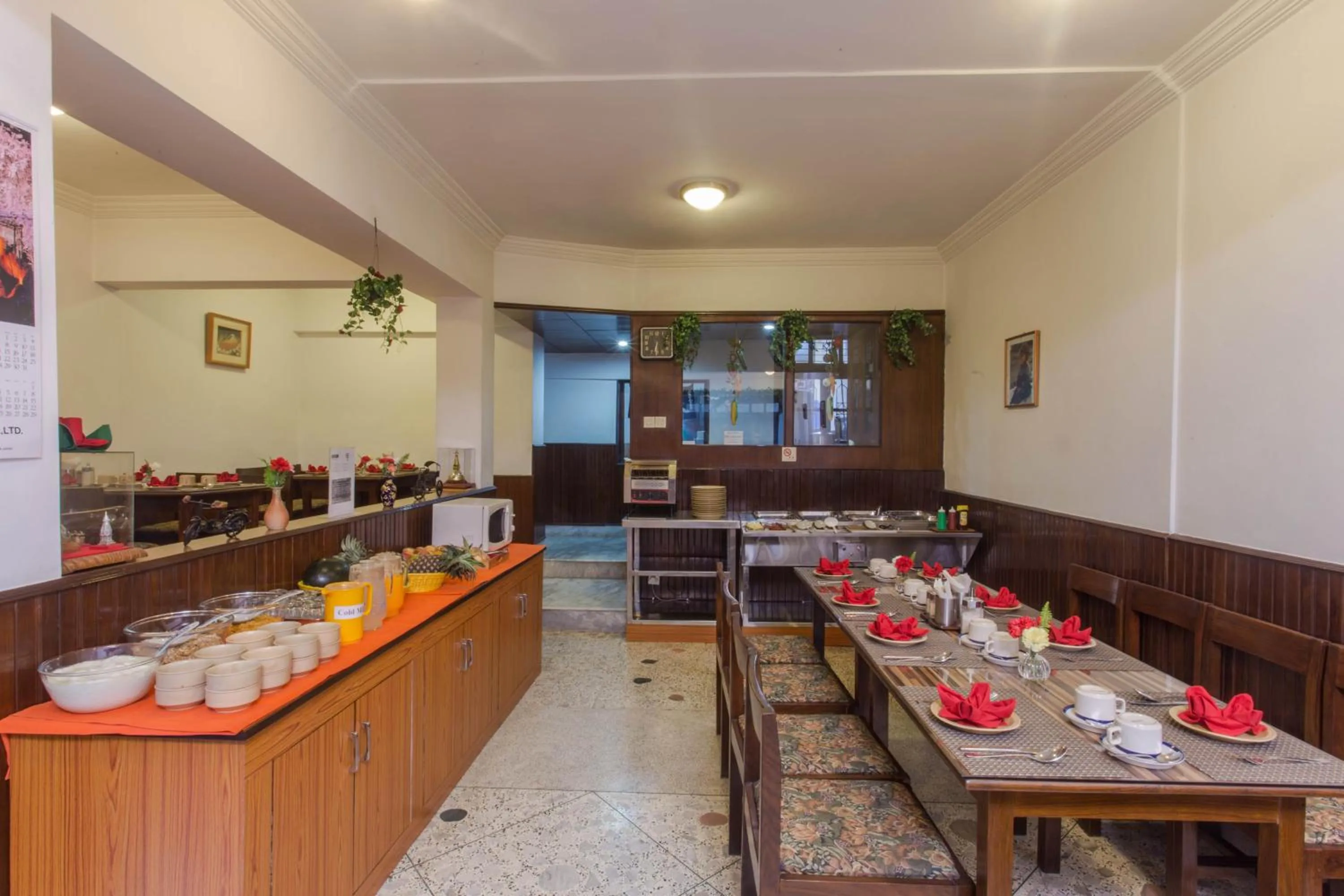 Restaurant/places to eat in Fuji Hotel