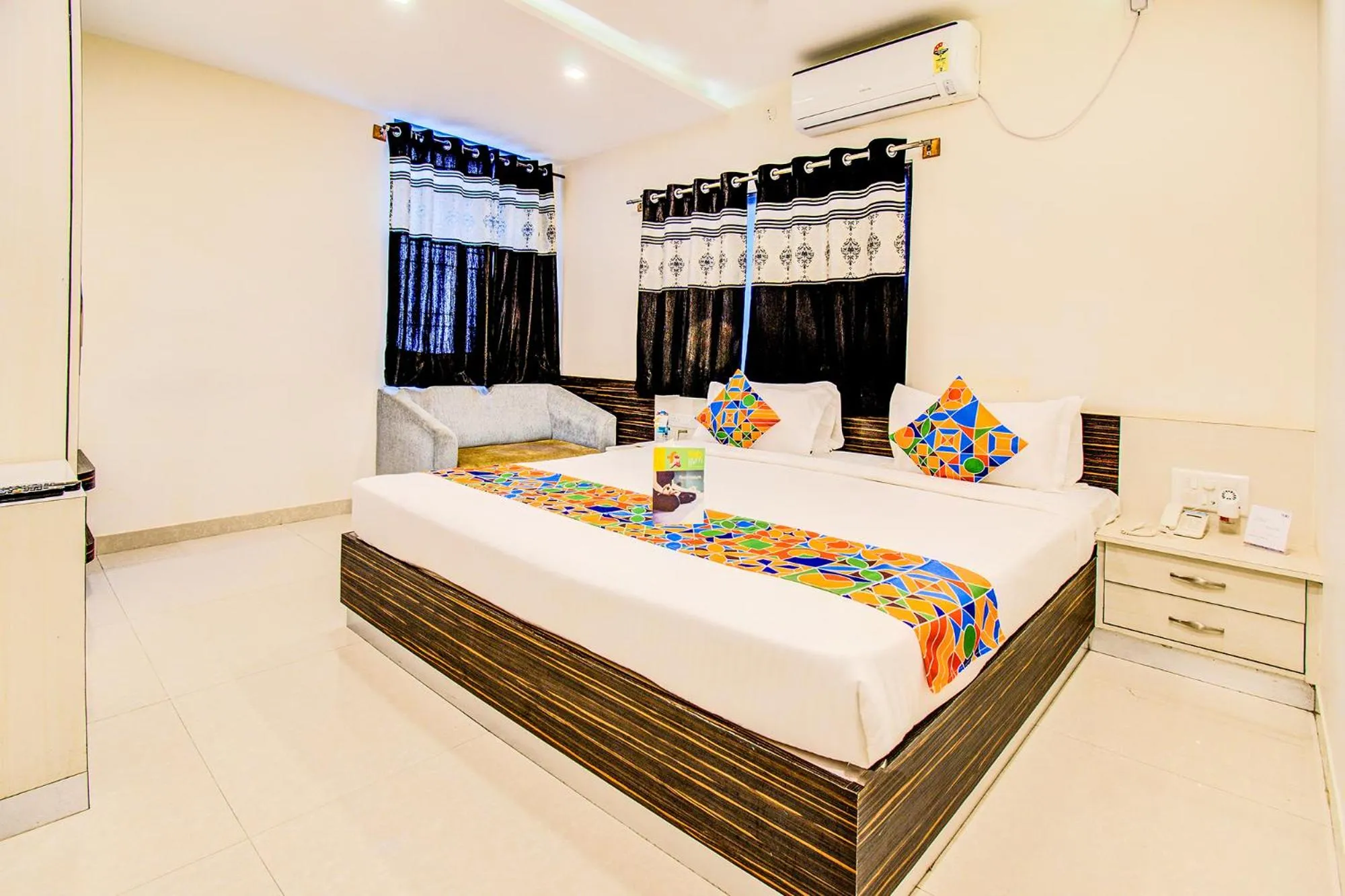 Bedroom, Bed in FabHotel Corporate Crown - Nr Jyoti Nivas University