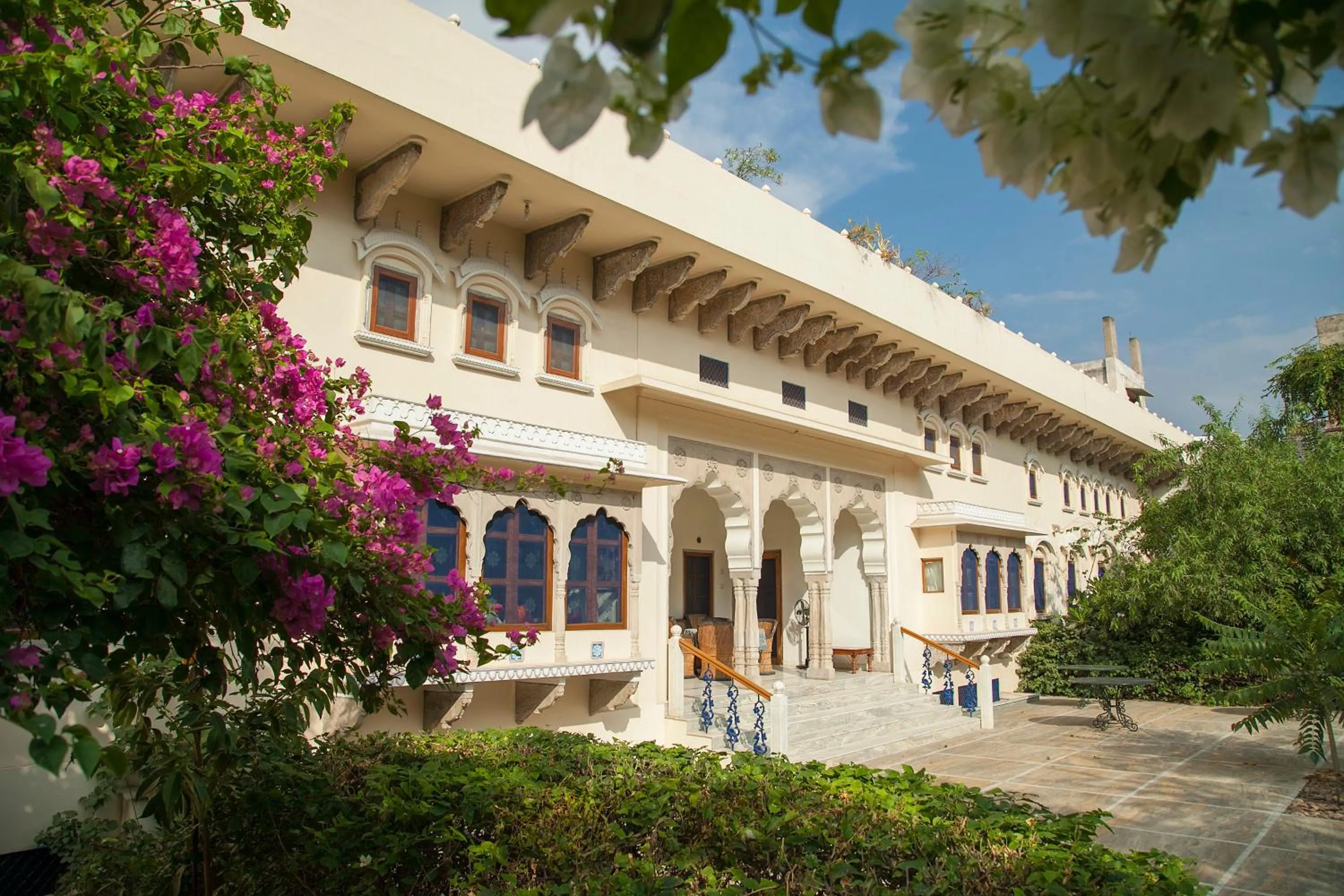 Property building in Dera Mandawa