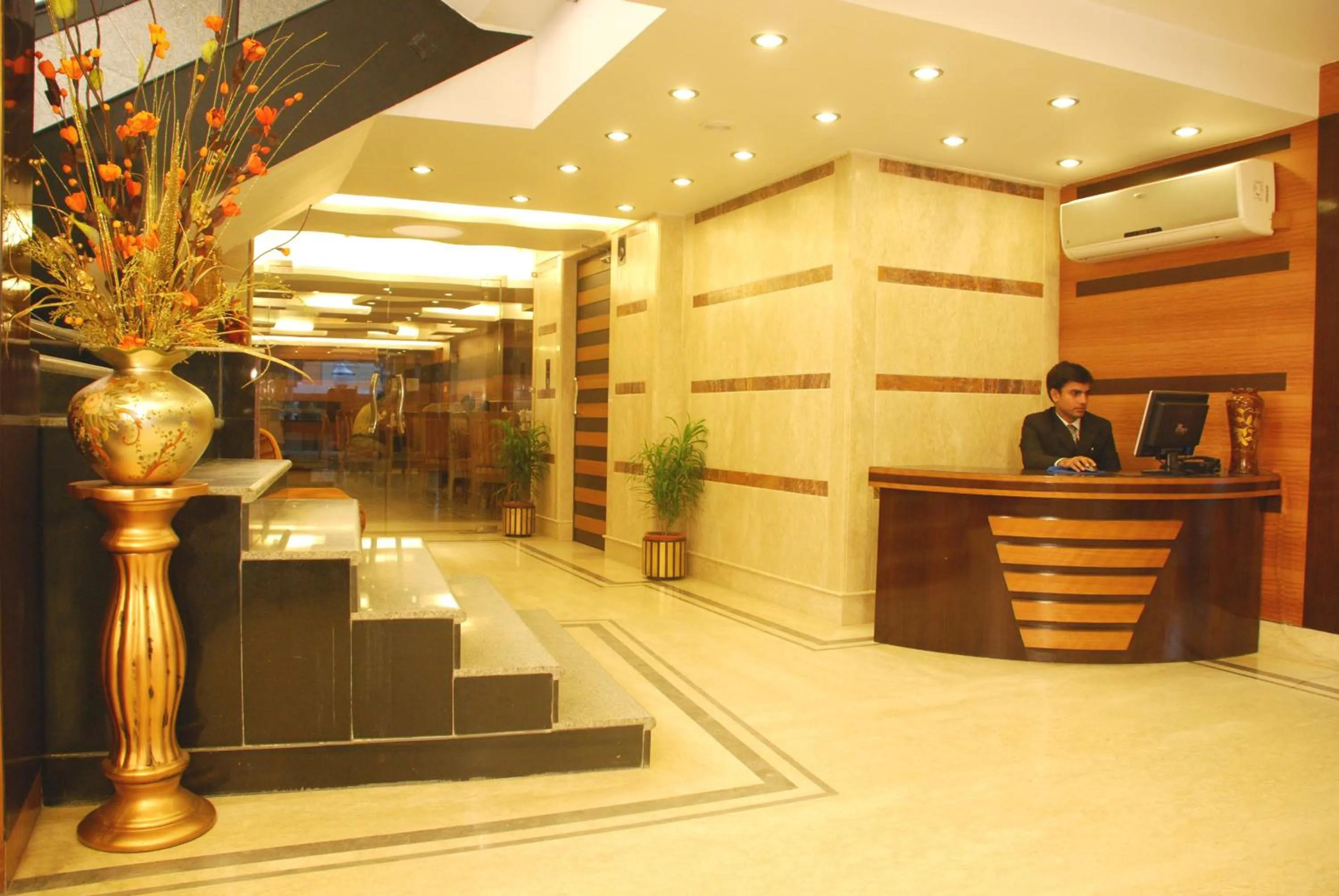 Lobby or reception in Pan Asia Continental