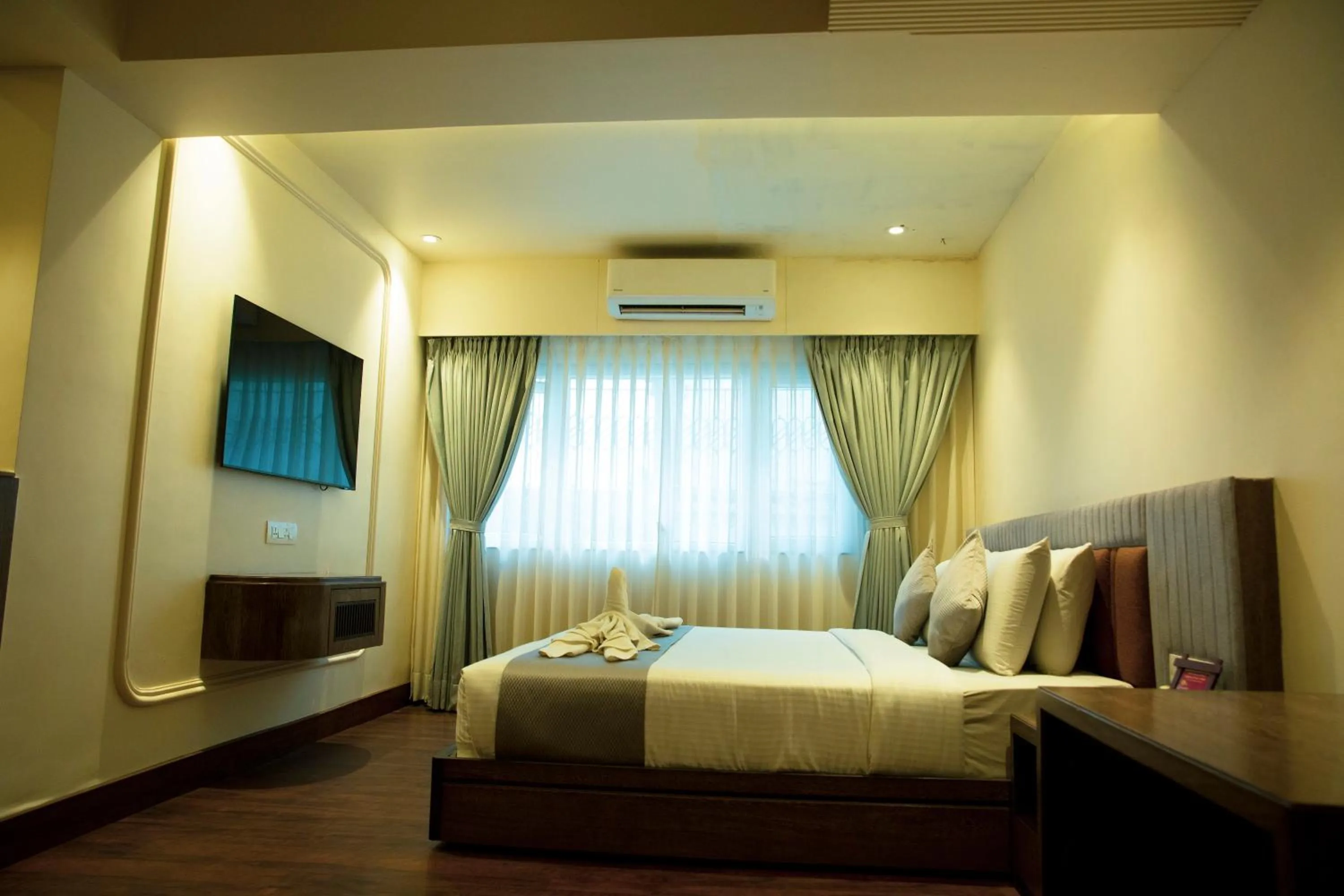 Bed in Pan Asia Continental