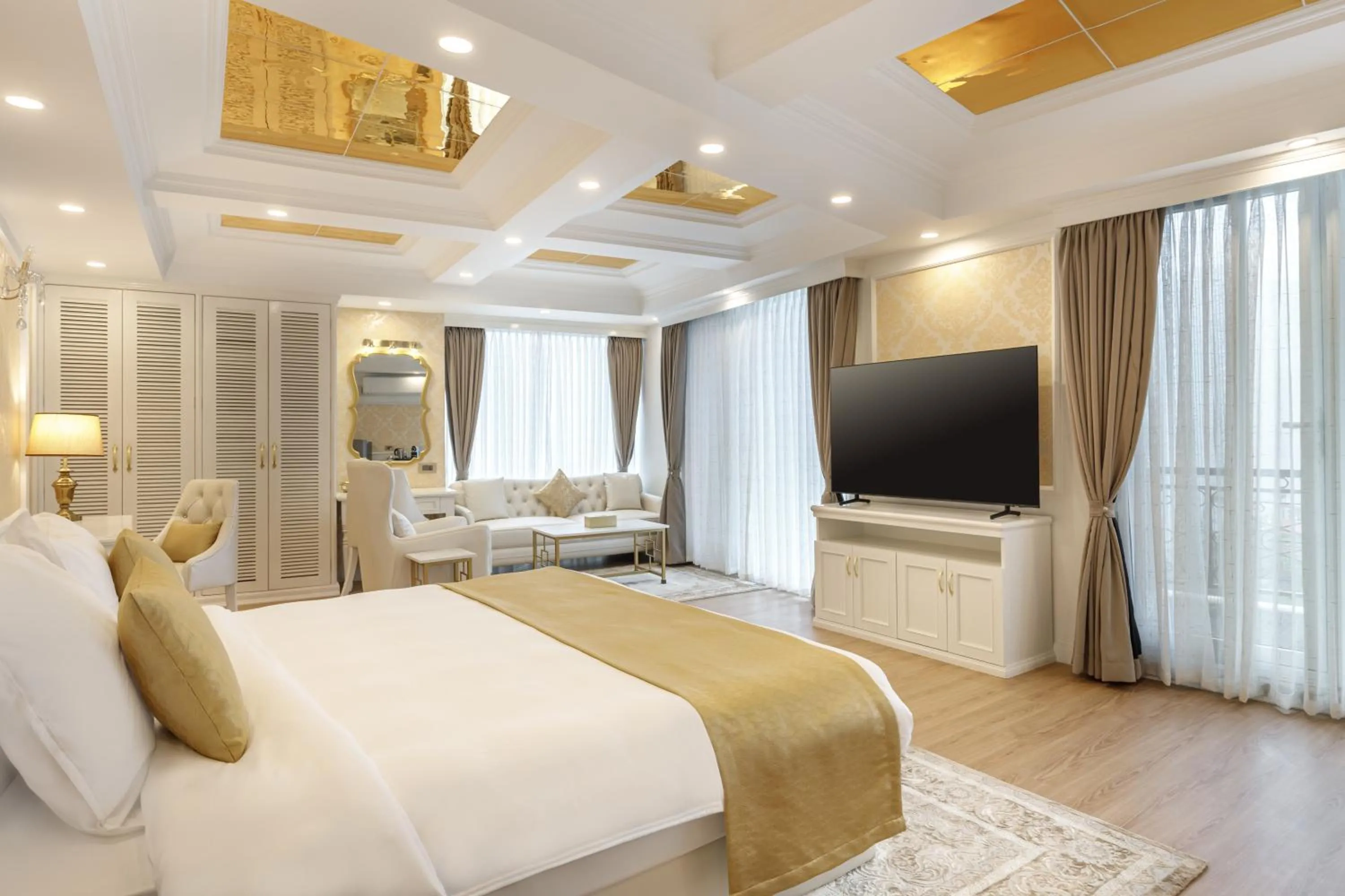 Bed in Le Glamour Resort & Wellness Spa