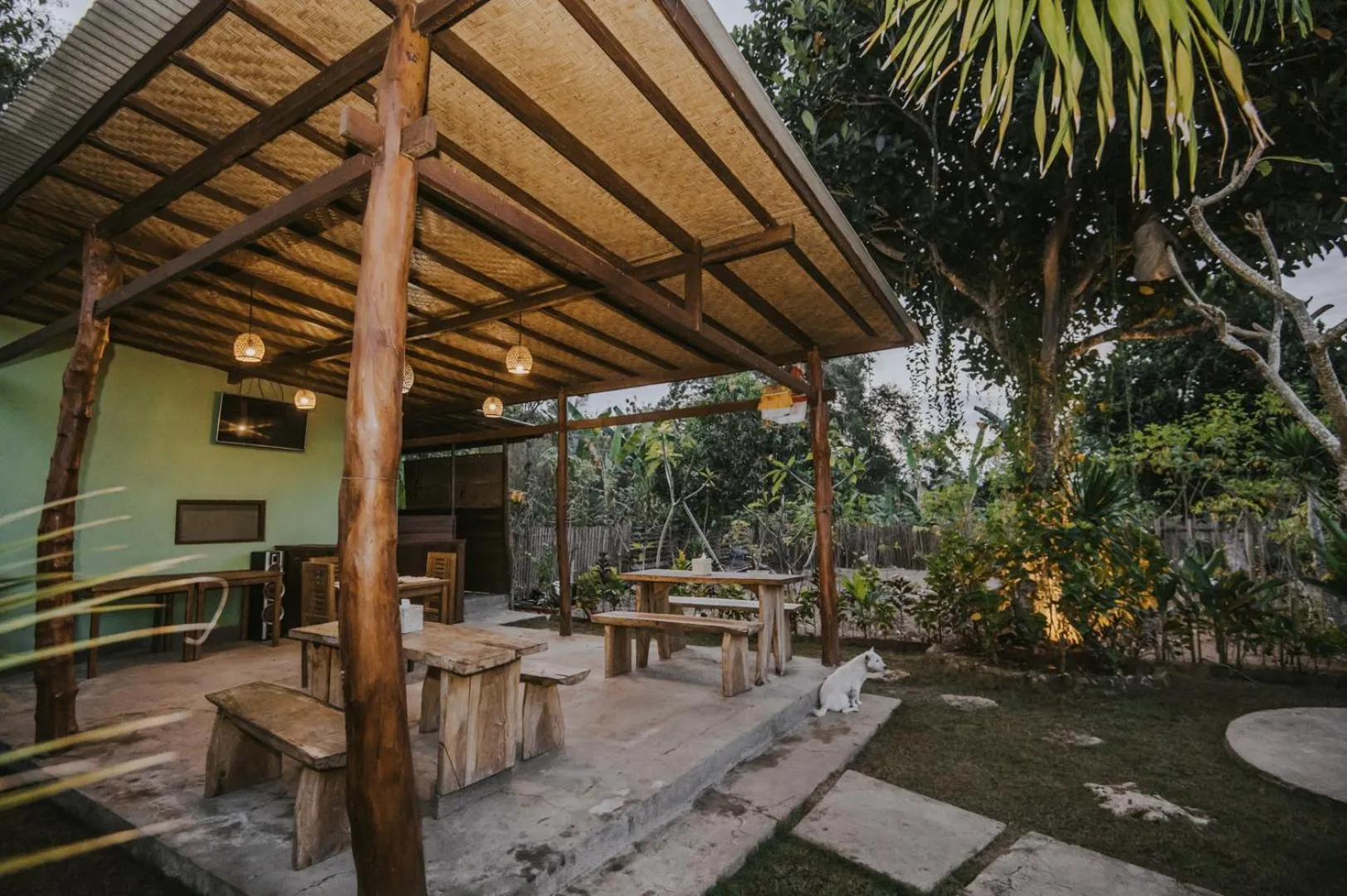 Restaurant/places to eat in Nerima Hut Lembongan