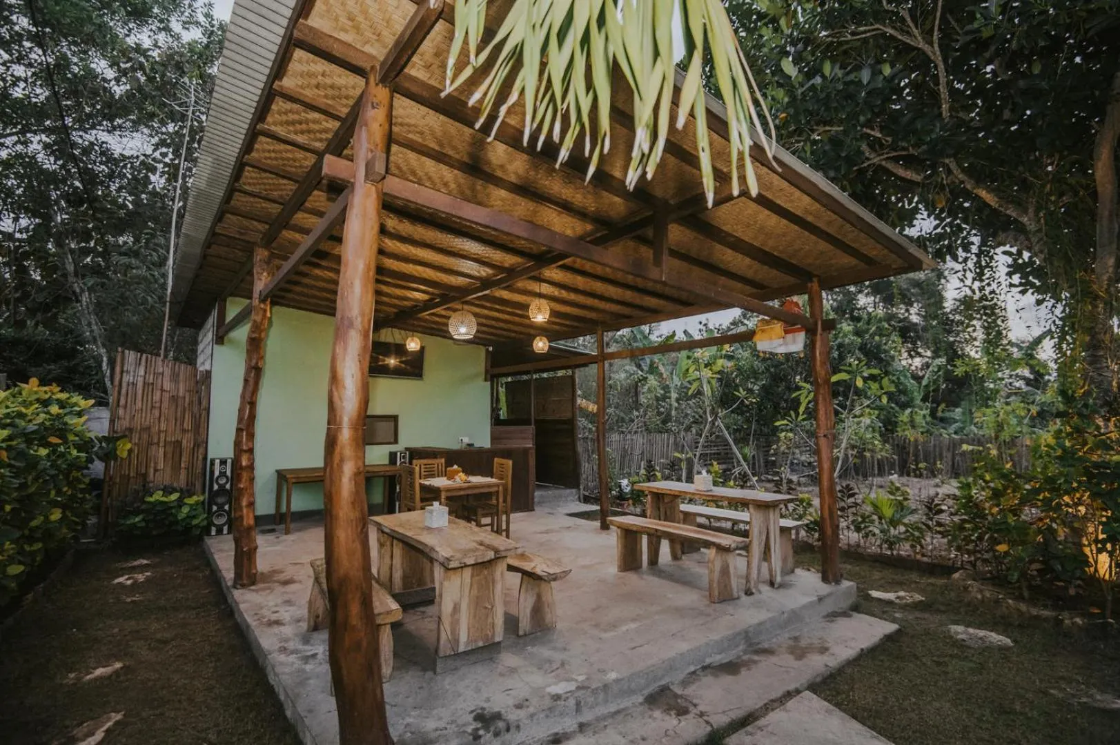 Restaurant/places to eat in Nerima Hut Lembongan