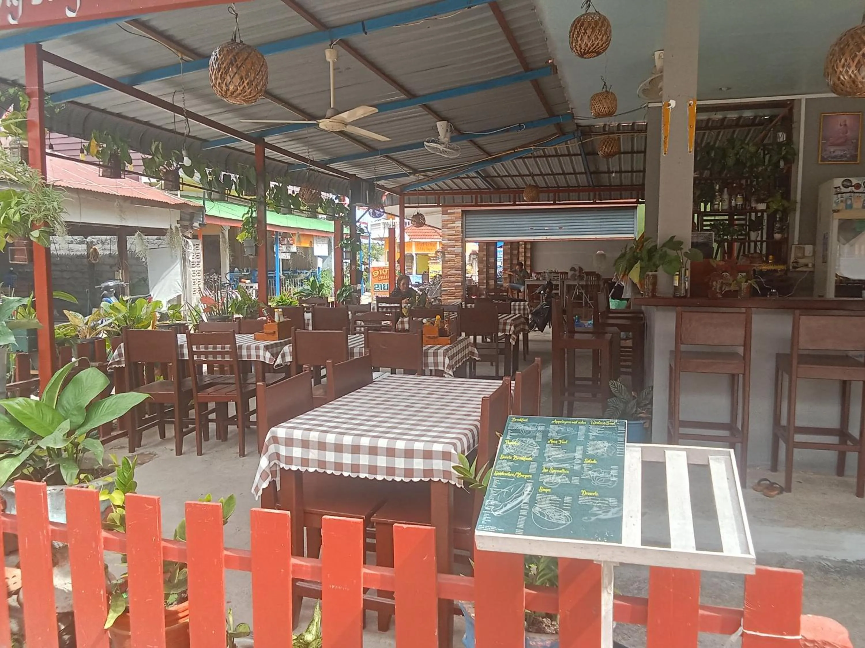 Restaurant/places to eat in Ning Ning Bungalow
