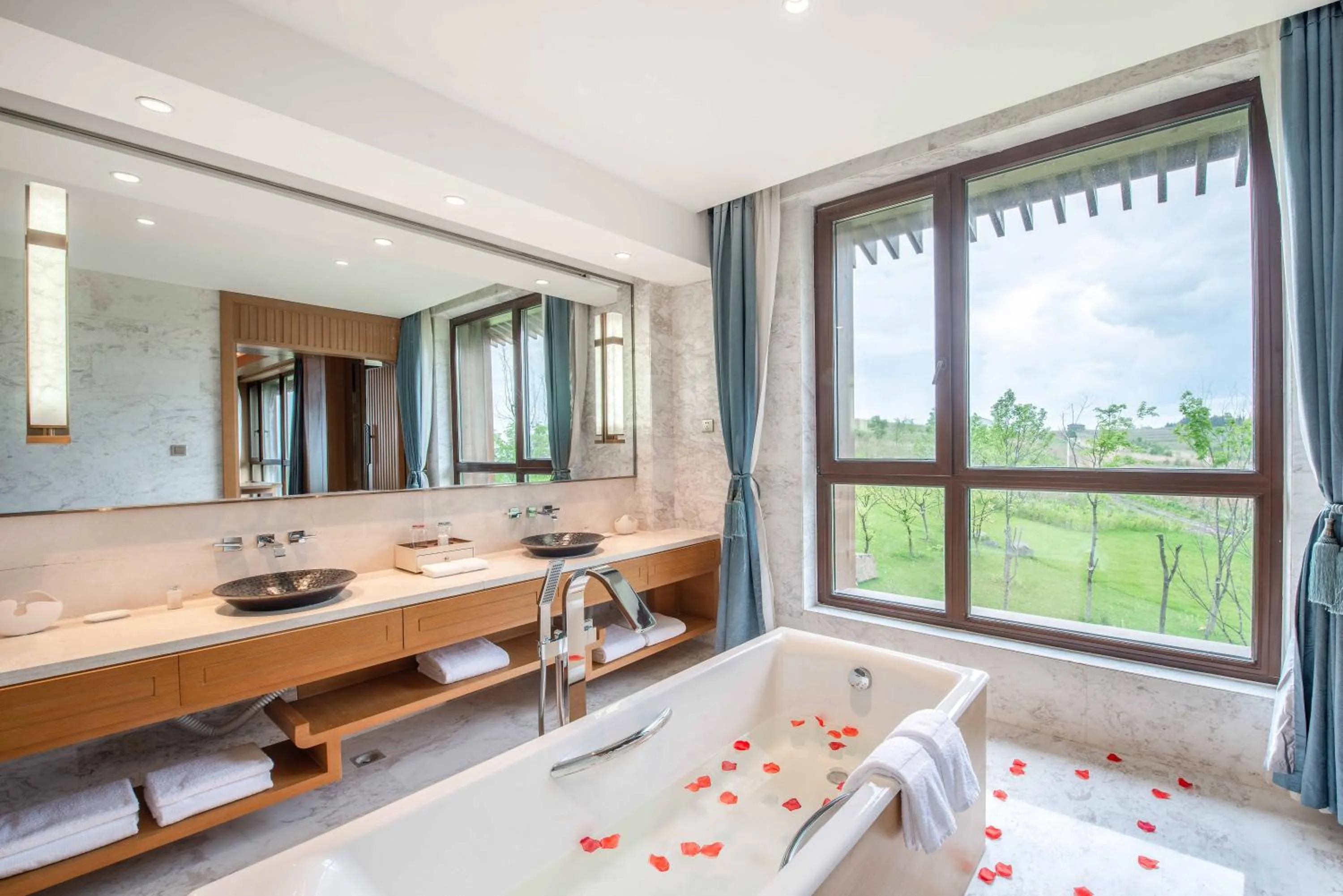 Bathroom in The View Hotel Changbai Mountain - MGallery Collection