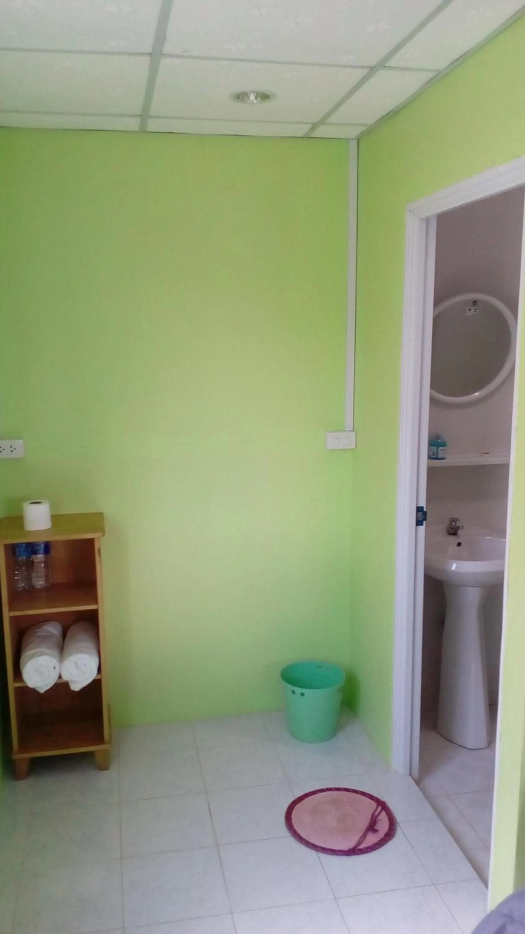 Photo of the whole room in Lovely Farm