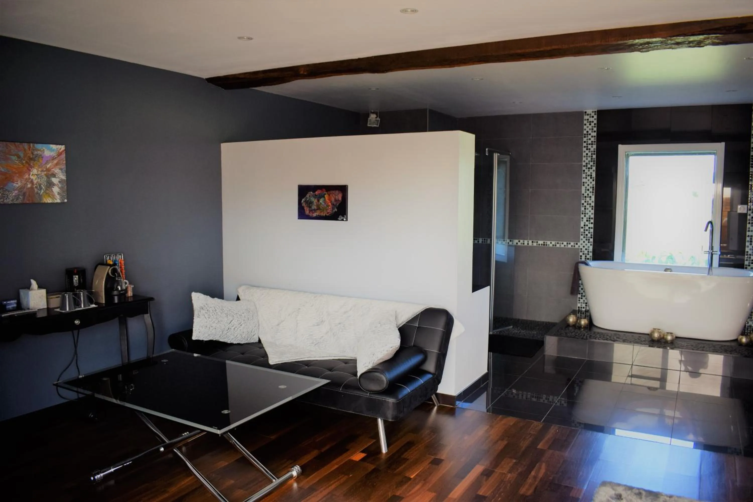 Bathroom, Seating Area in La Magie des Rêves