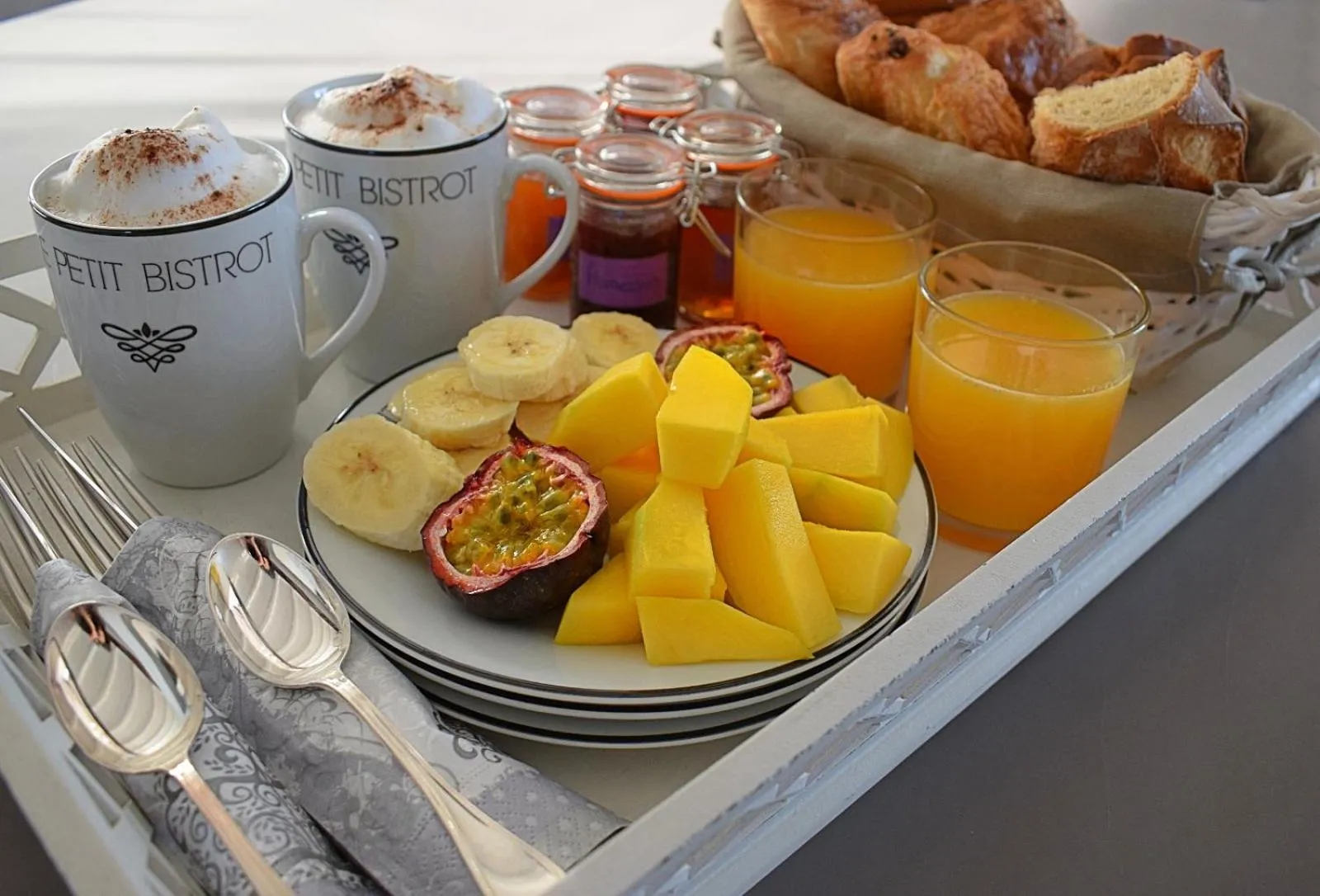 Continental breakfast in La Magie des Rêves